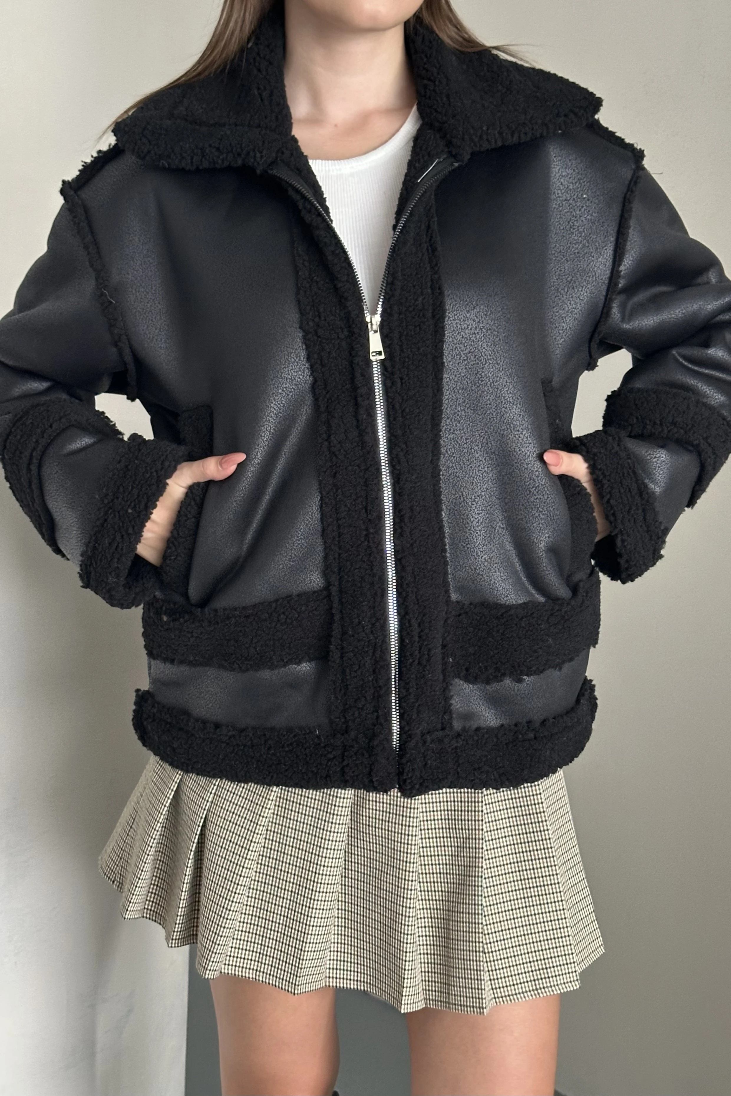 Kadın İçi Kürklü Lamine Suni Deri Mont | Fermuarlı Cepli Kışlık Ceket