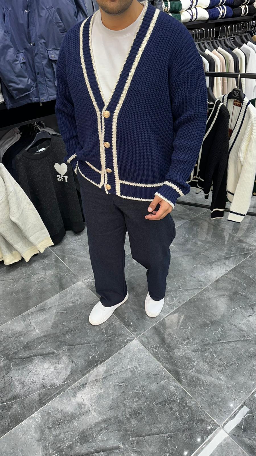 GG Örme Düğmeli Triko