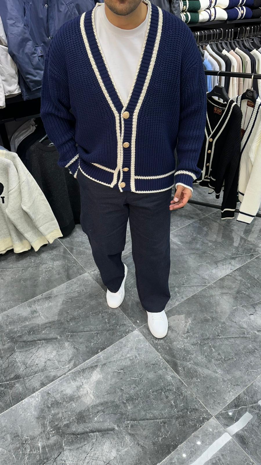 GG Örme Düğmeli Triko