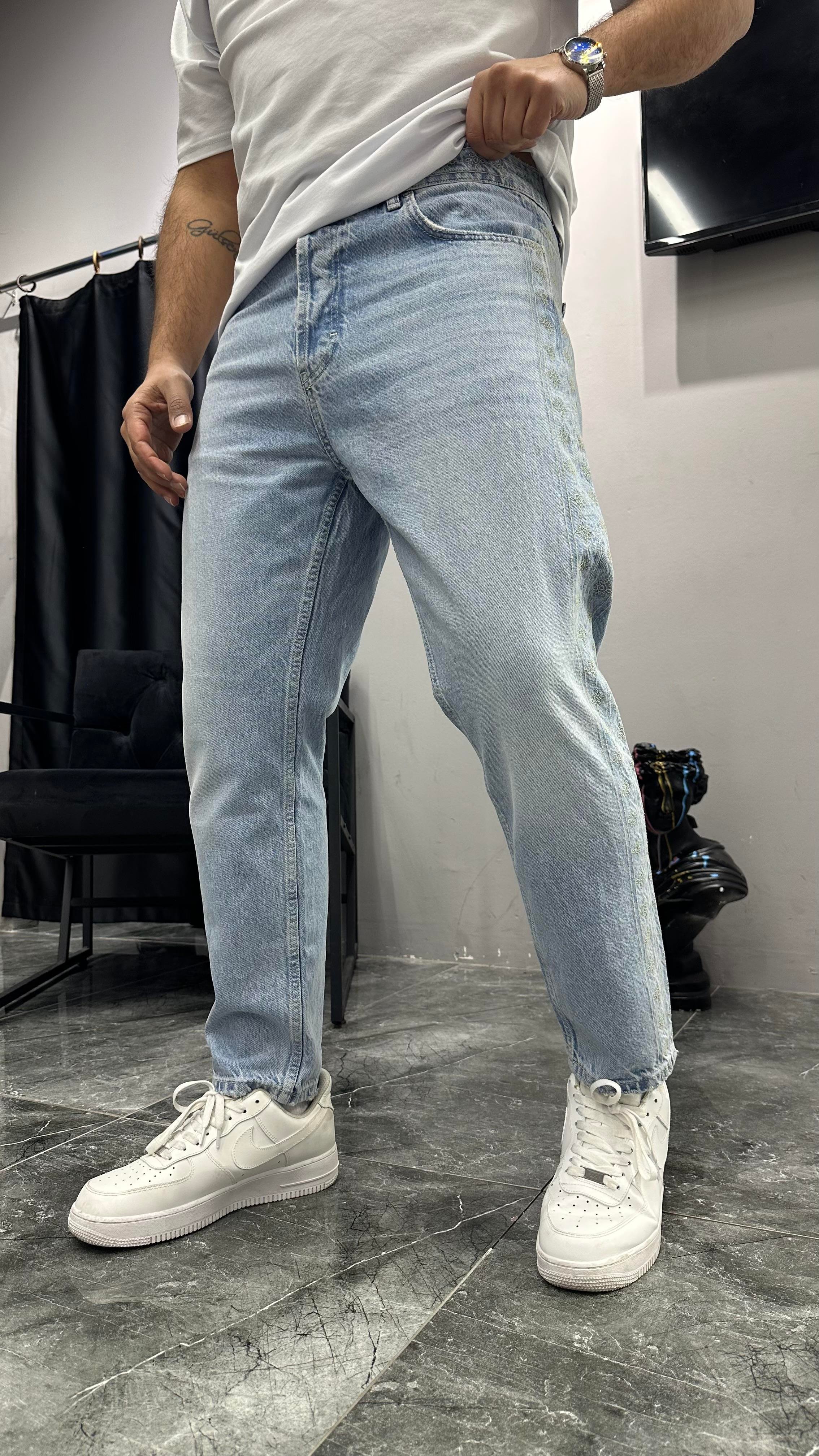 Nakış Detaylı Regular Fit Jean