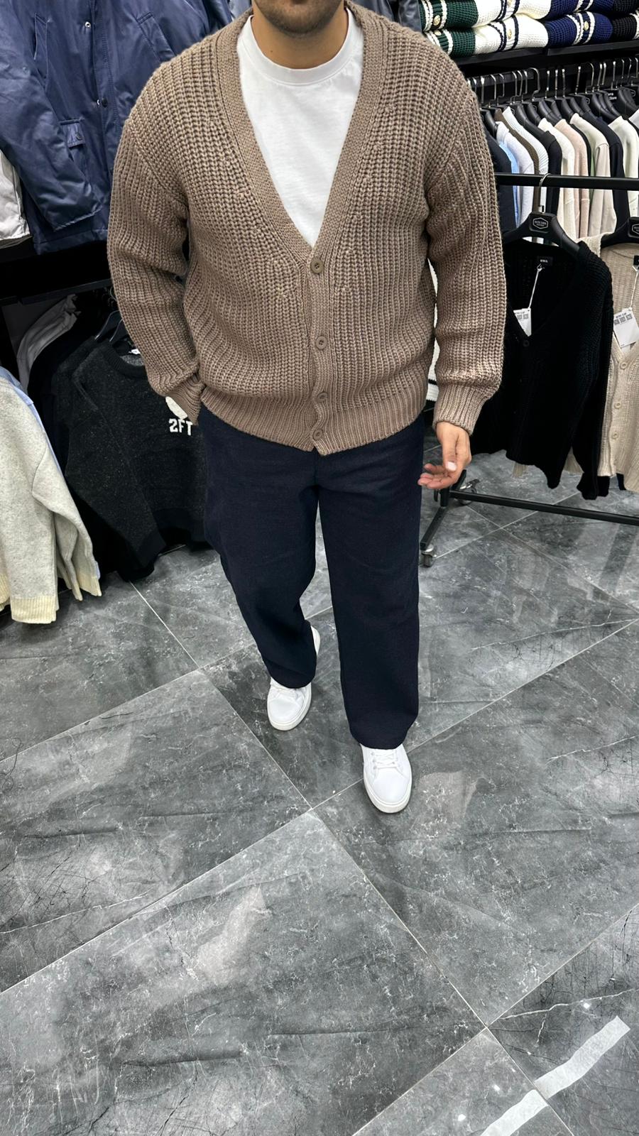 Düğmeli Örme Triko