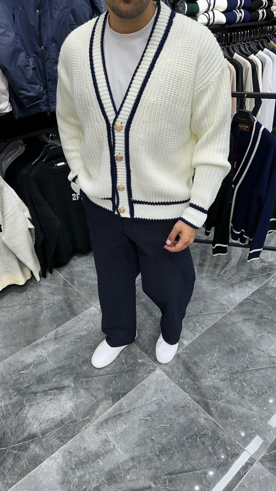 GG Örme Düğmeli Triko