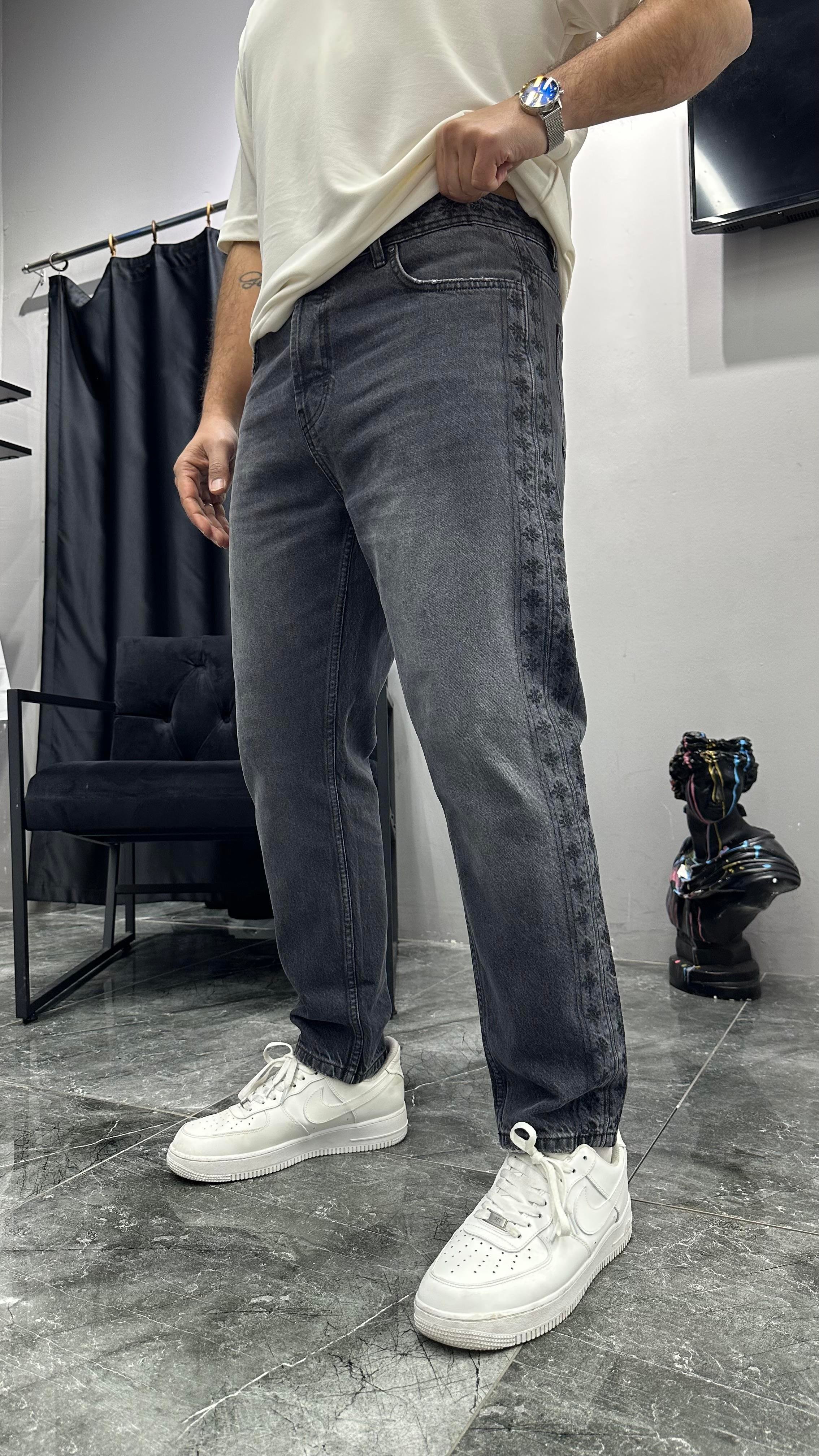 Nakış Detaylı Regular Fit Jean