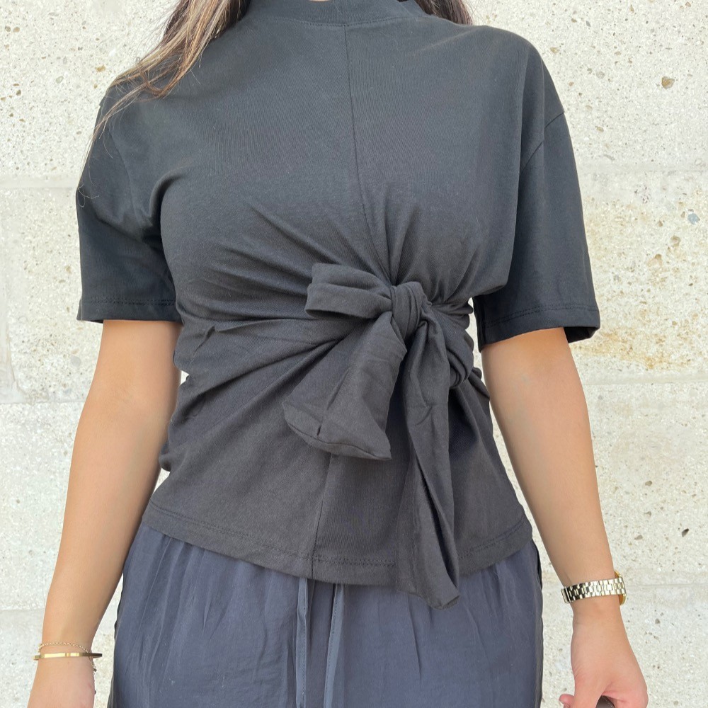 Yandan bağlama detaylı T-shirt - Siyah