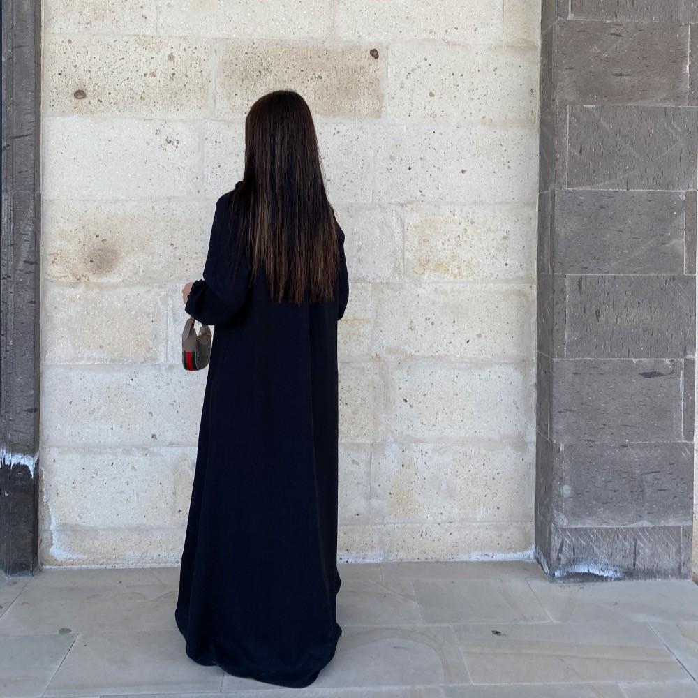 Kolları lastikli düz elbise - Siyah