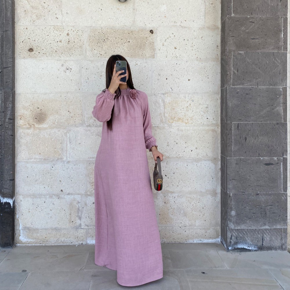 Kolları lastikli düz elbise - Toz pembe