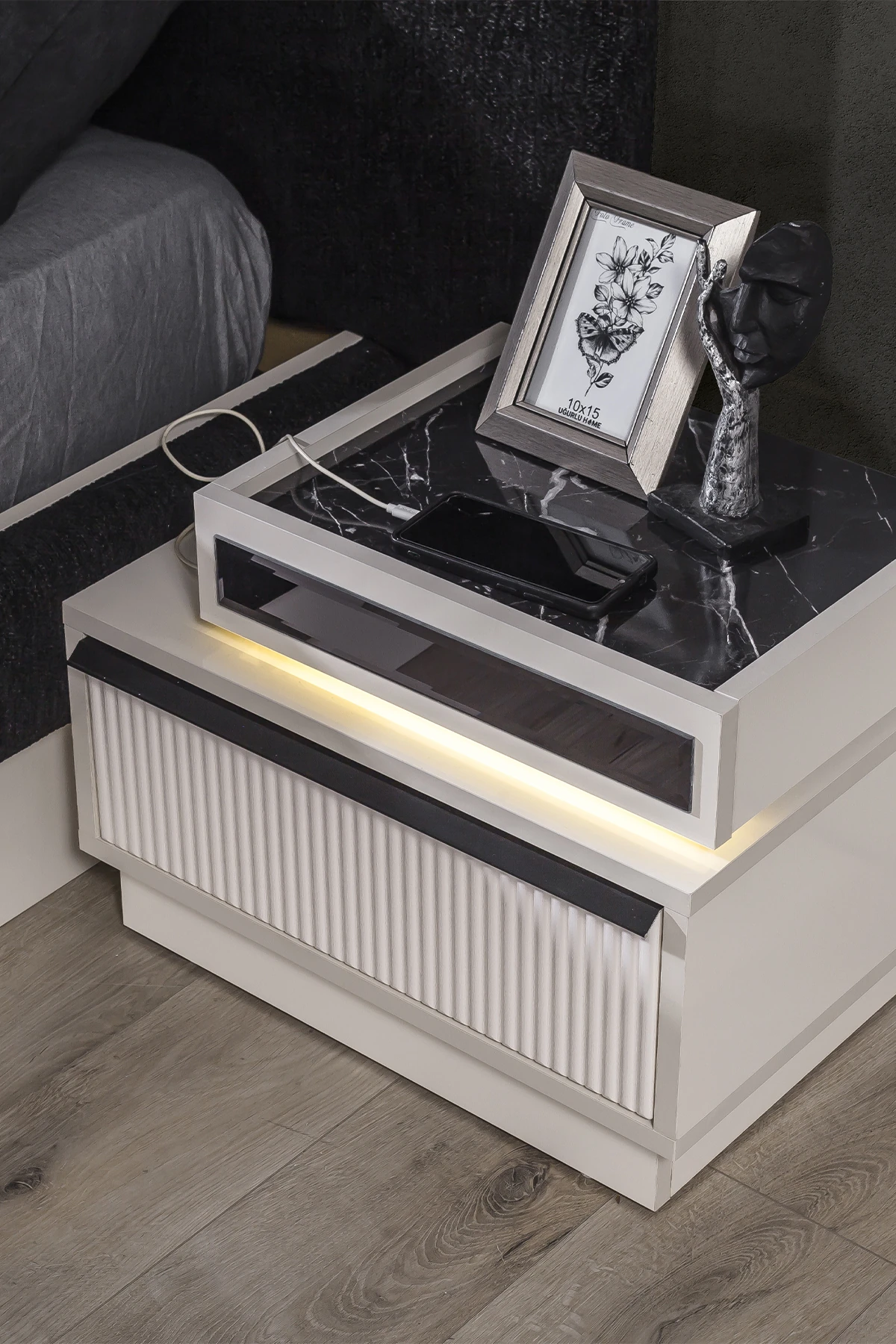 Diamond 2 Çekmeceli Komodin