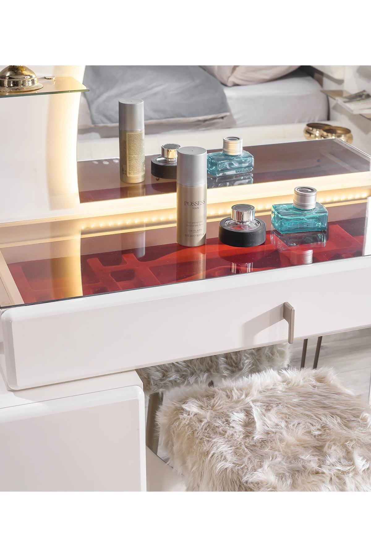 Ada Aynalı Puflu Şifonyer