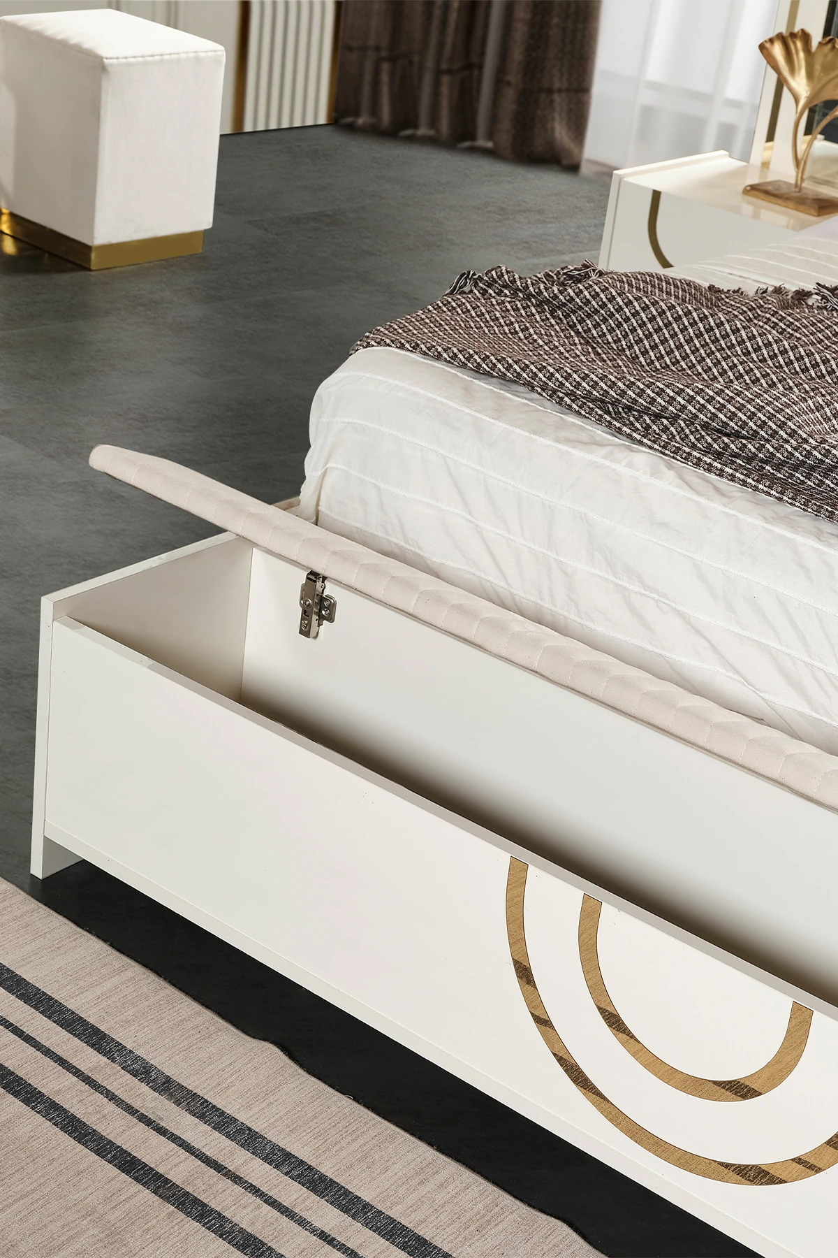 Safir Bazalı Karyola + Bench