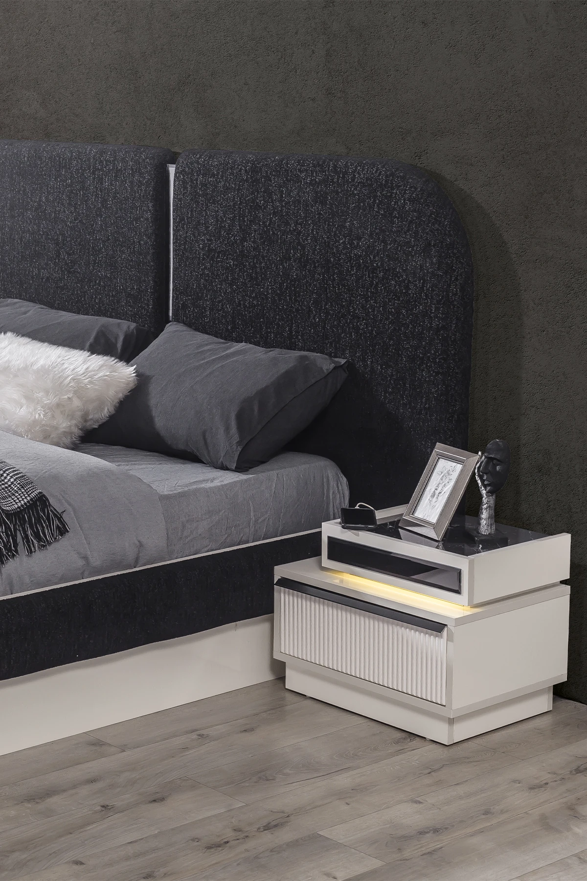 Diamond 2 Çekmeceli Komodin