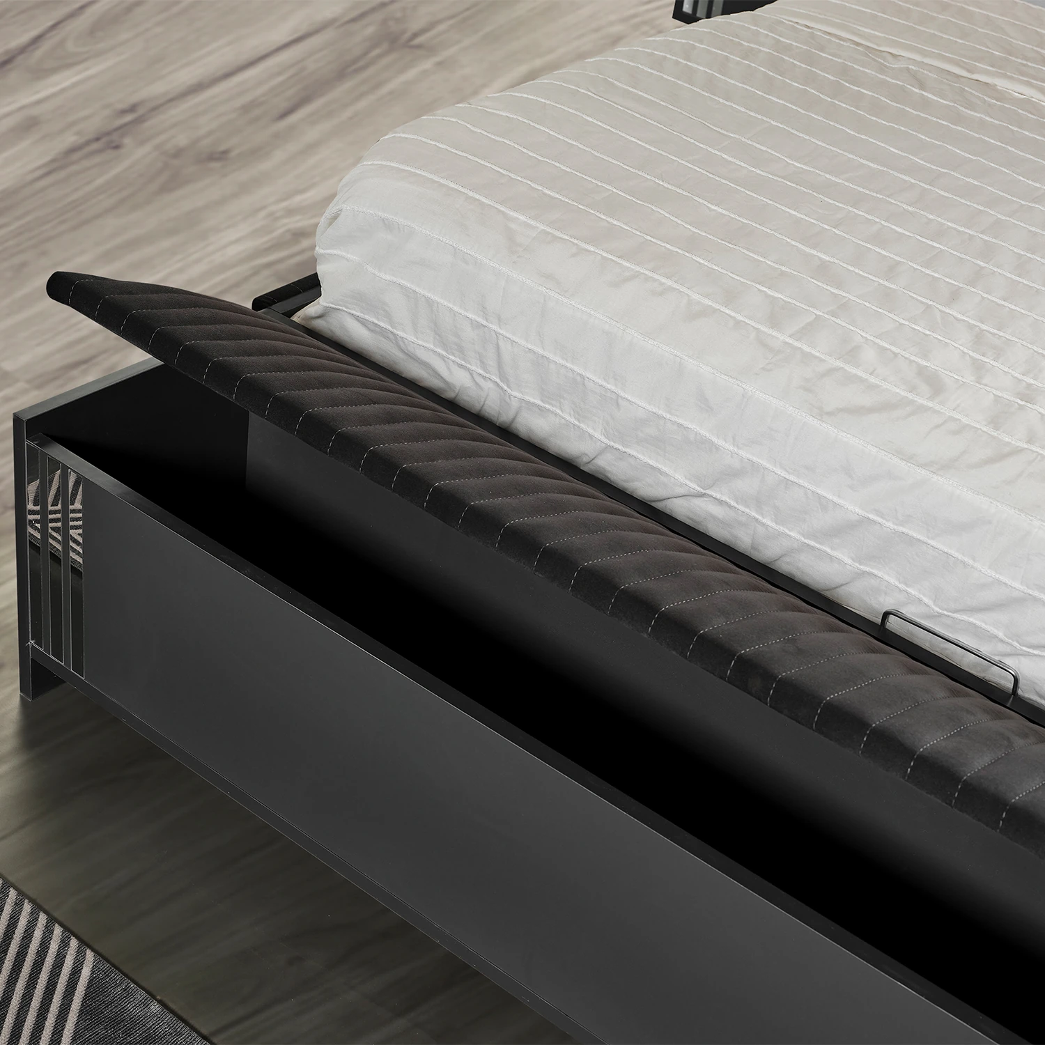 Roma Benchli Bazalı Karyola