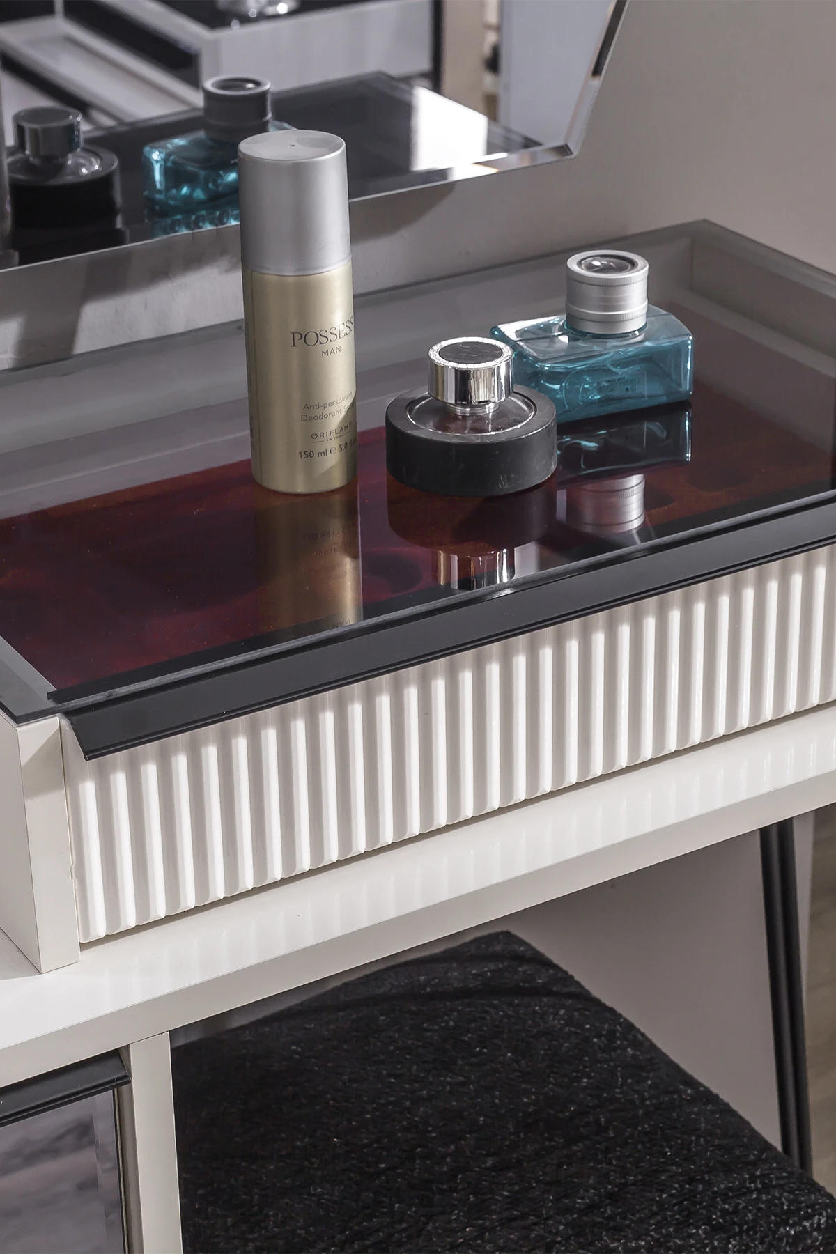 Diamond Aynalı Puflu Şifonyer