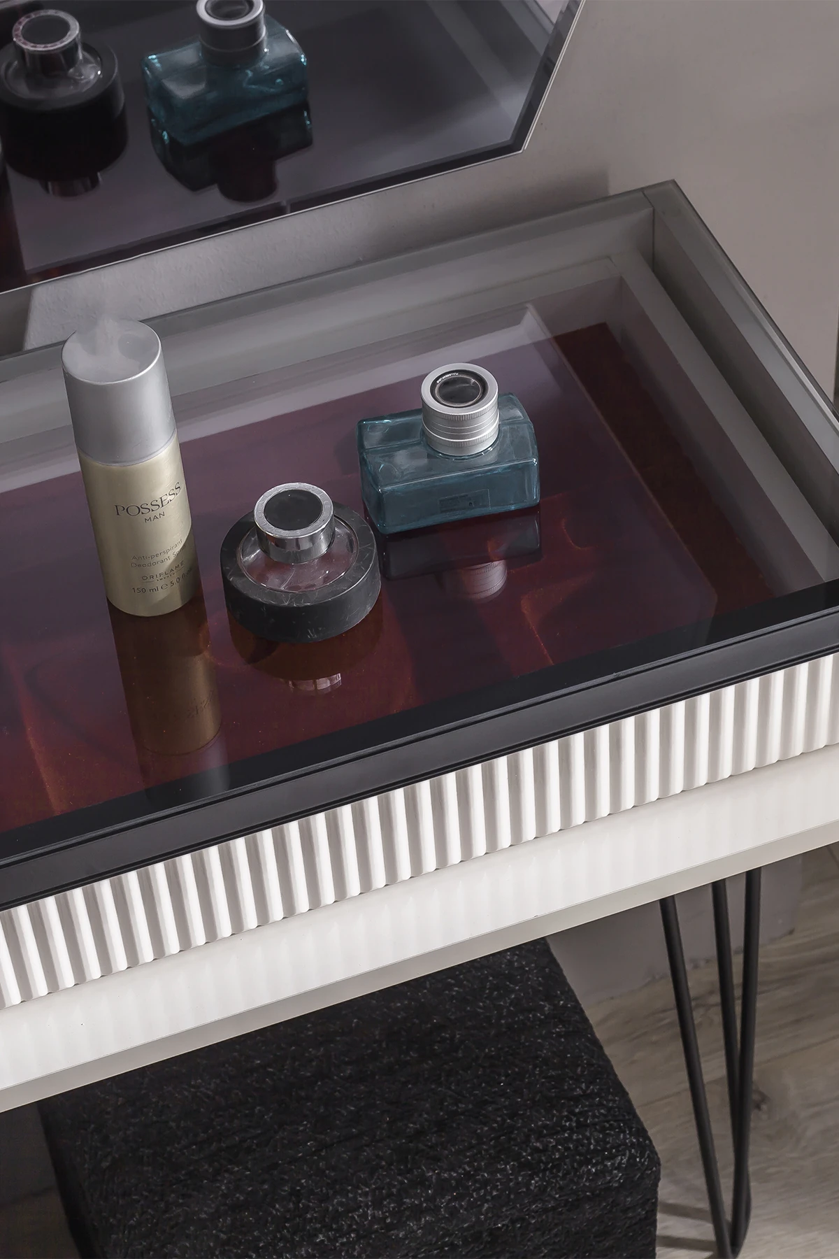 Diamond Aynalı Puflu Şifonyer