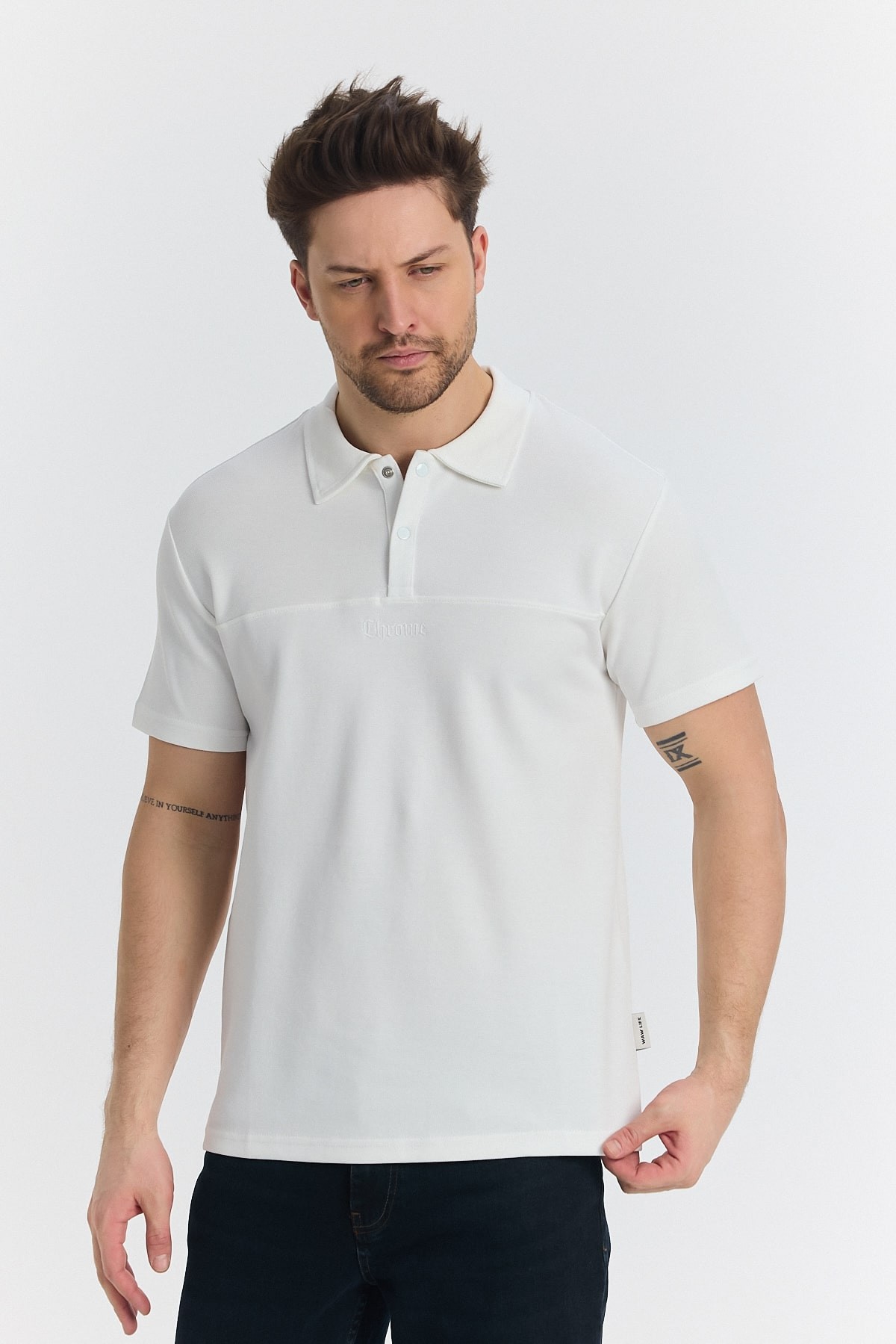 Chrome Baskılı Polo Yaka T-Shirt - Beyaz