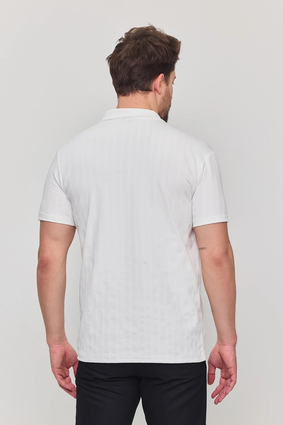 Polo Yaka Düğmeli Beyaz T-Shirt