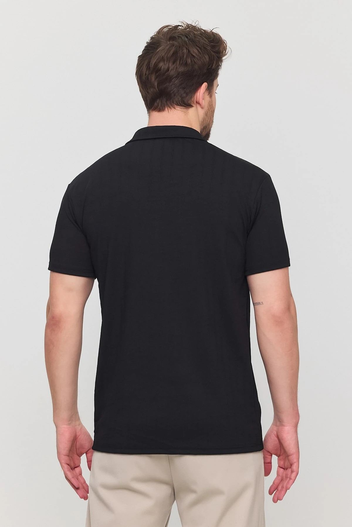 Polo Yaka Düğmeli Siyah T-Shirt