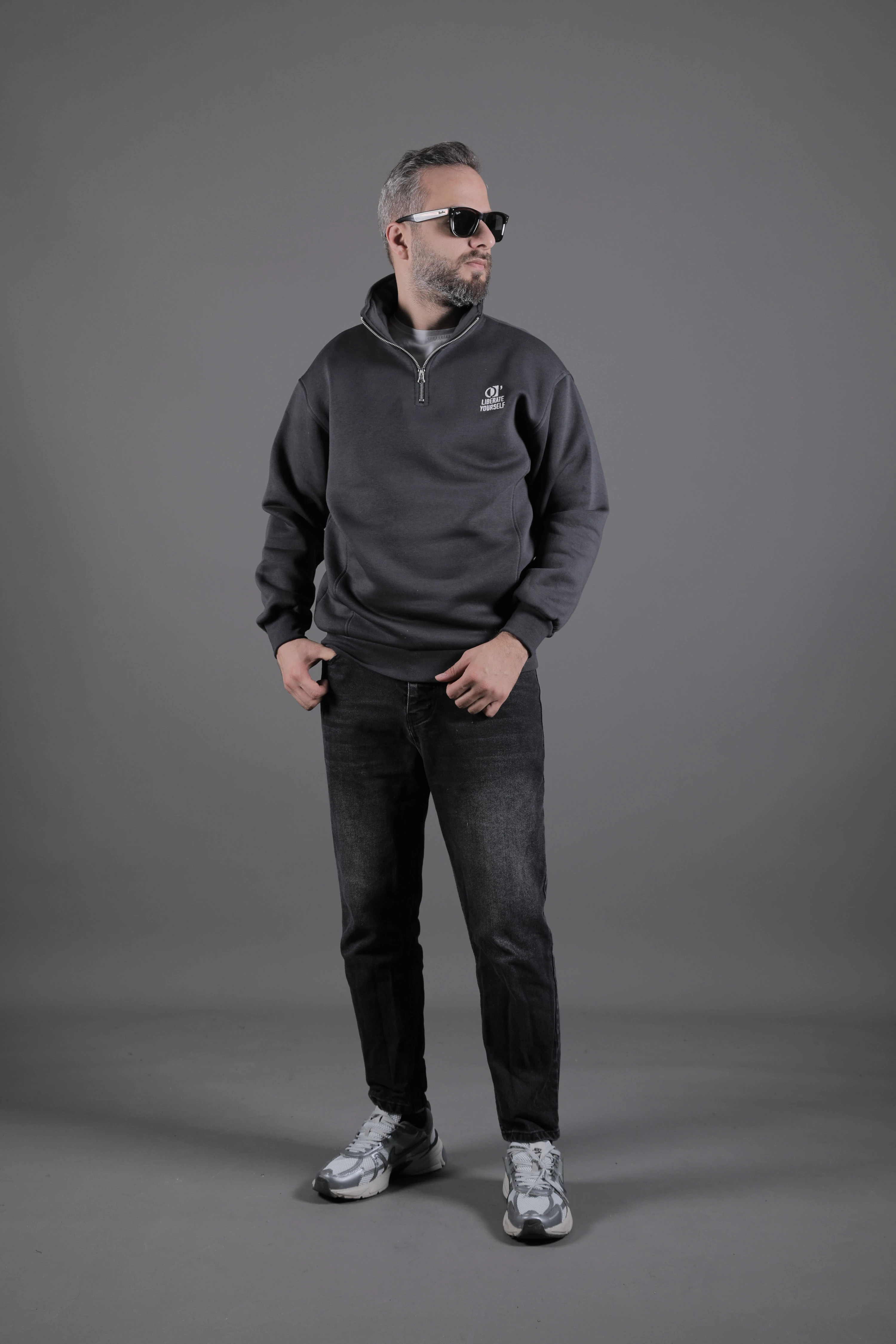 Dik Yakalı Parçalı Erkek Sweatshirt - Füme