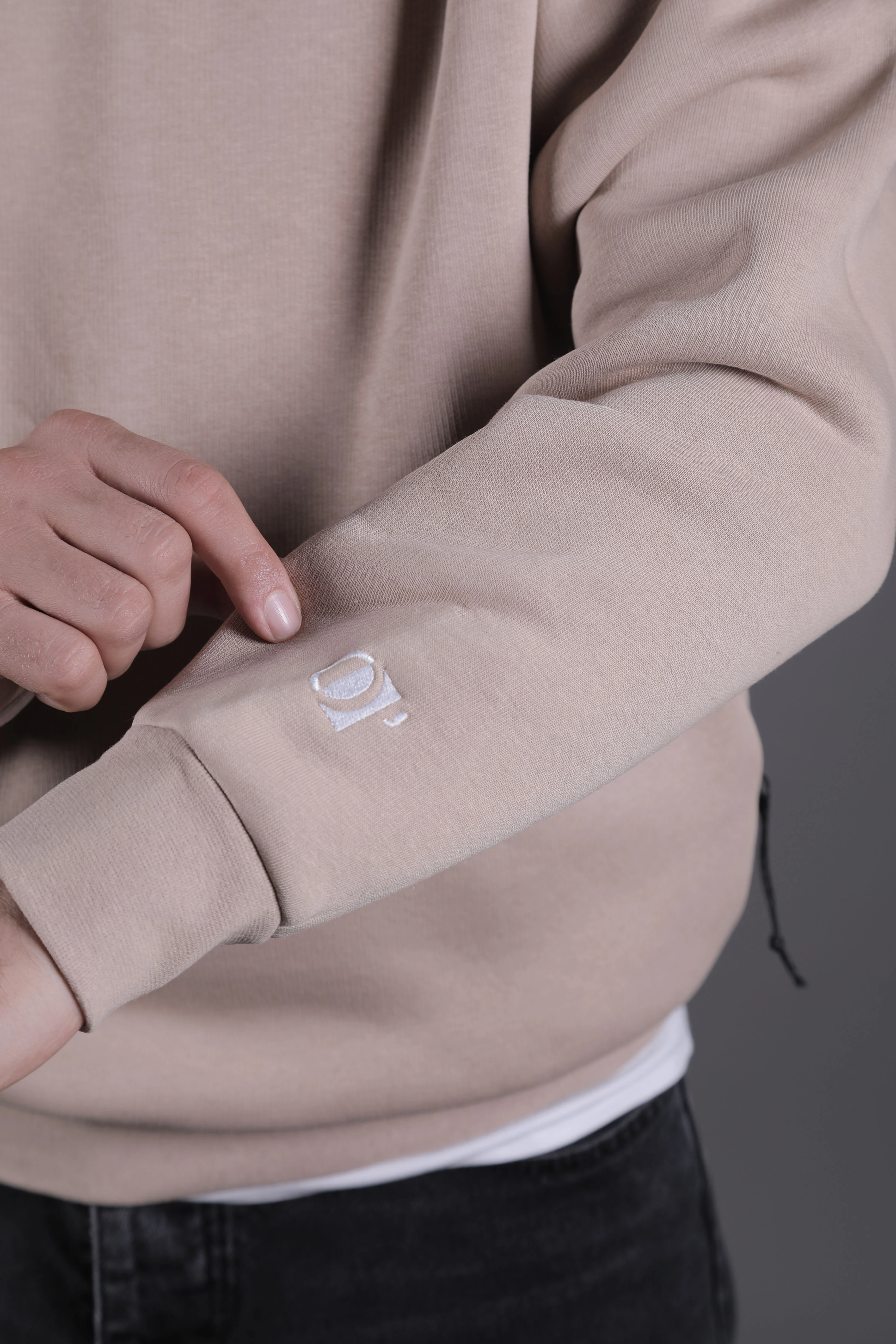 Yaka ve Etek Parçalı Nakışlı Erkek Sweatshirt - Krem