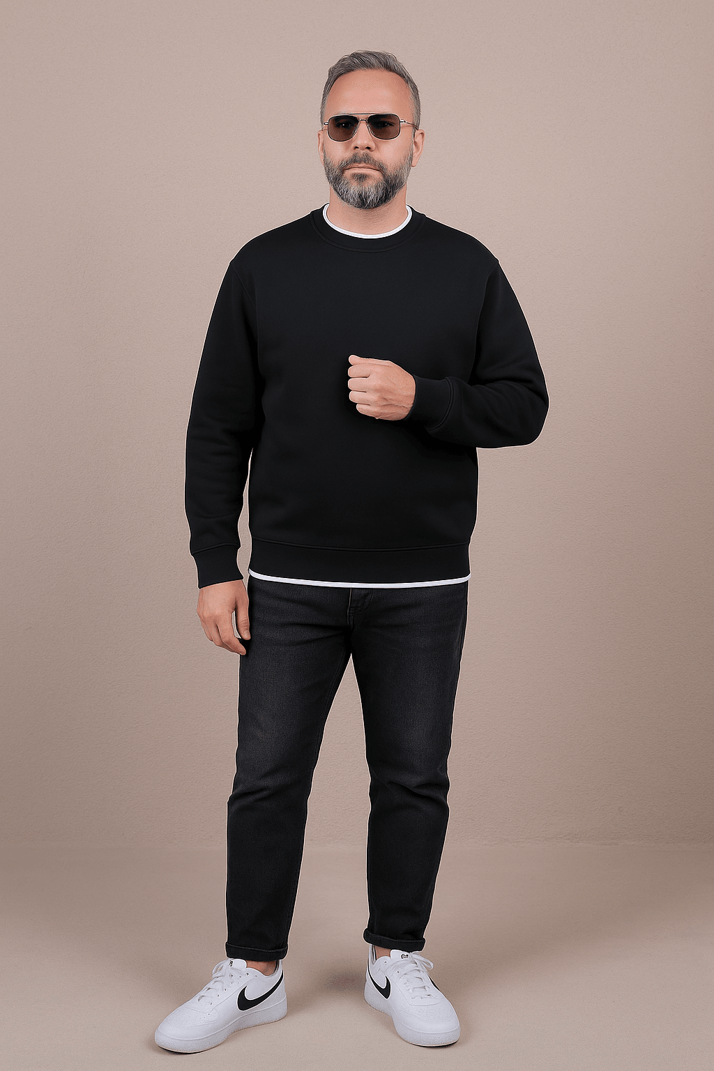 Yaka ve Etek Detaylı Kolu Nakışlı Sweatshirt