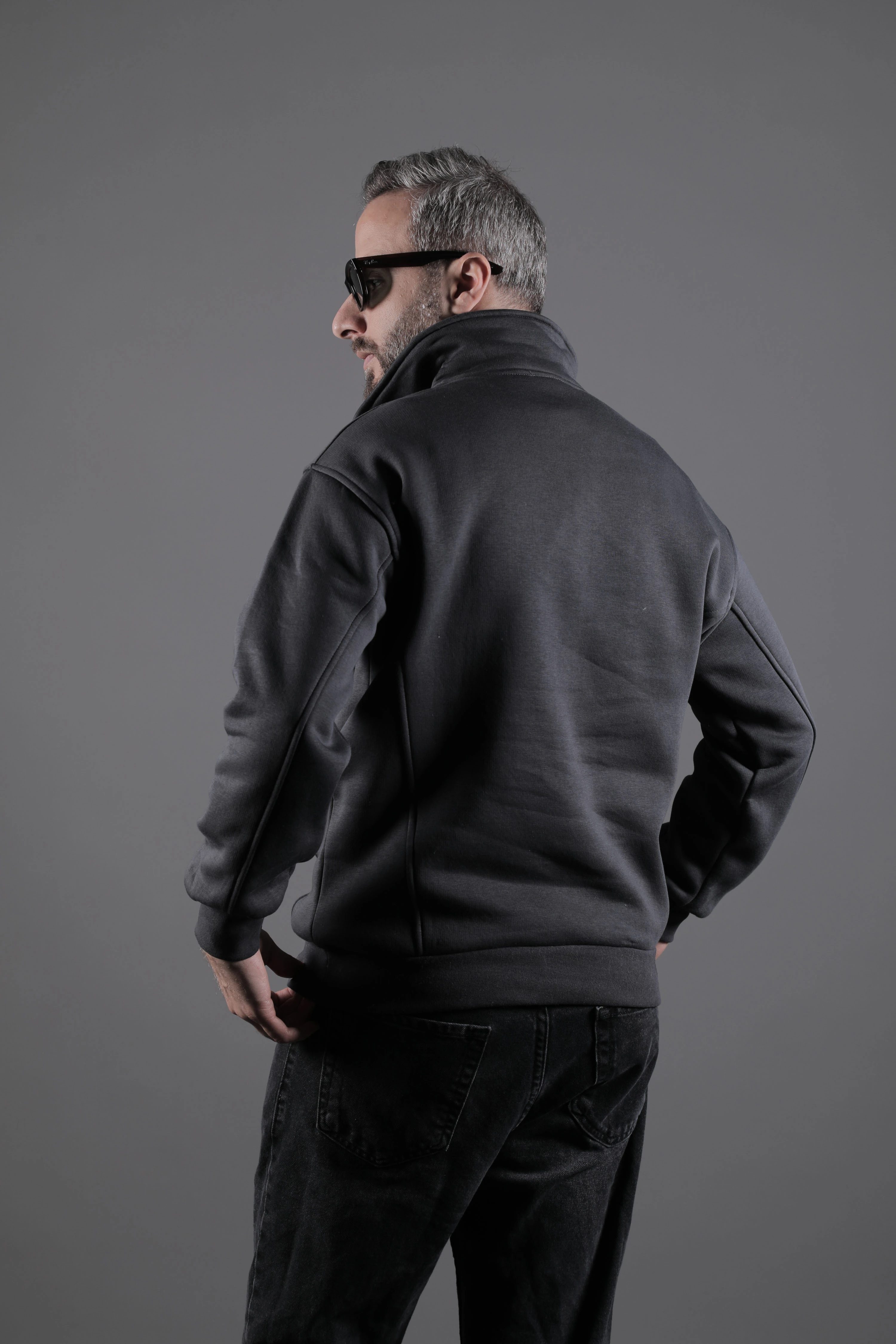 Dik Yakalı Parçalı Erkek Sweatshirt - Füme