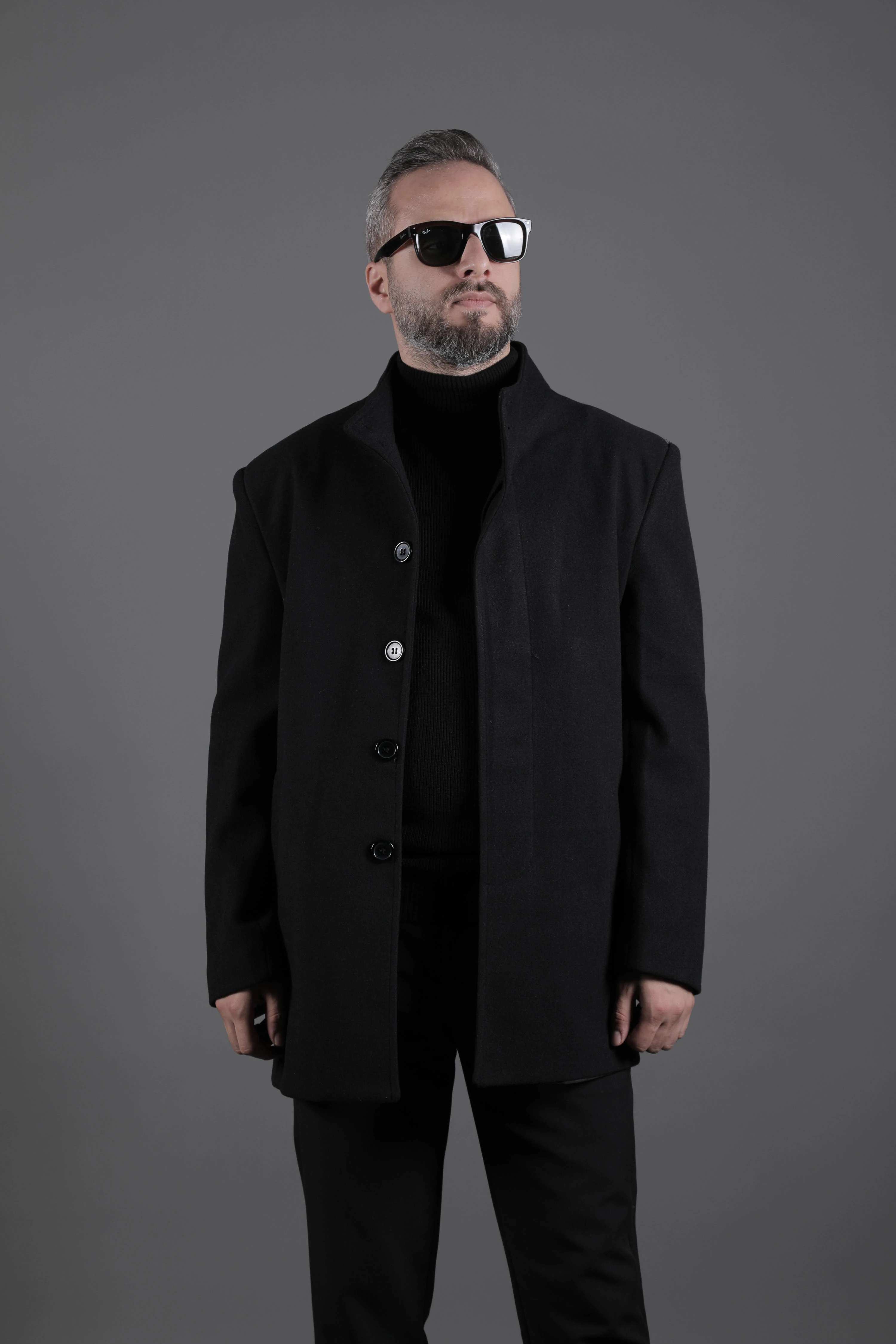 Yaka Detaylı Gizli Düğmeli Erkek Kaşe Kaban