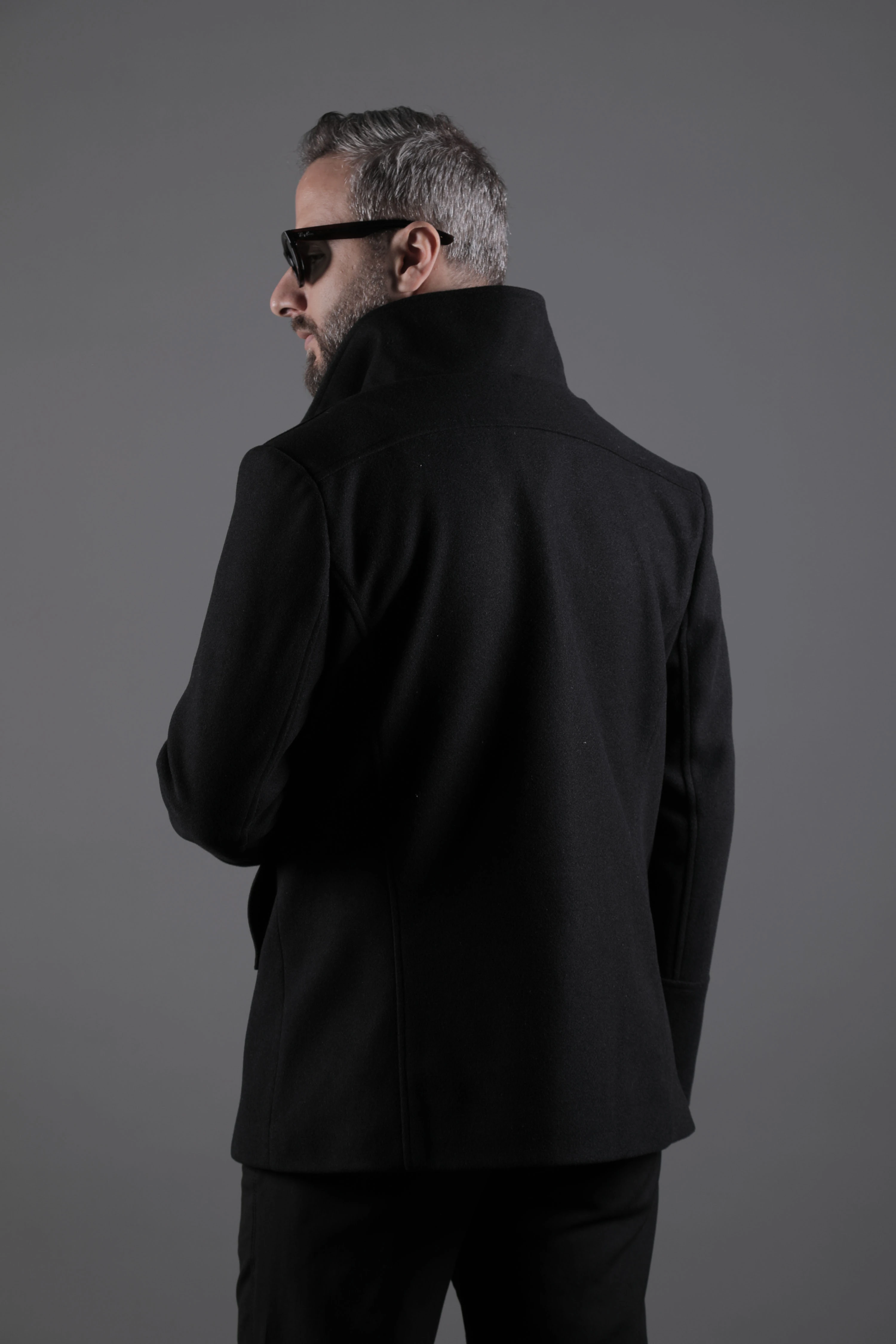 Yaka ve Kol Detaylı Erkek Kaşe Kaban