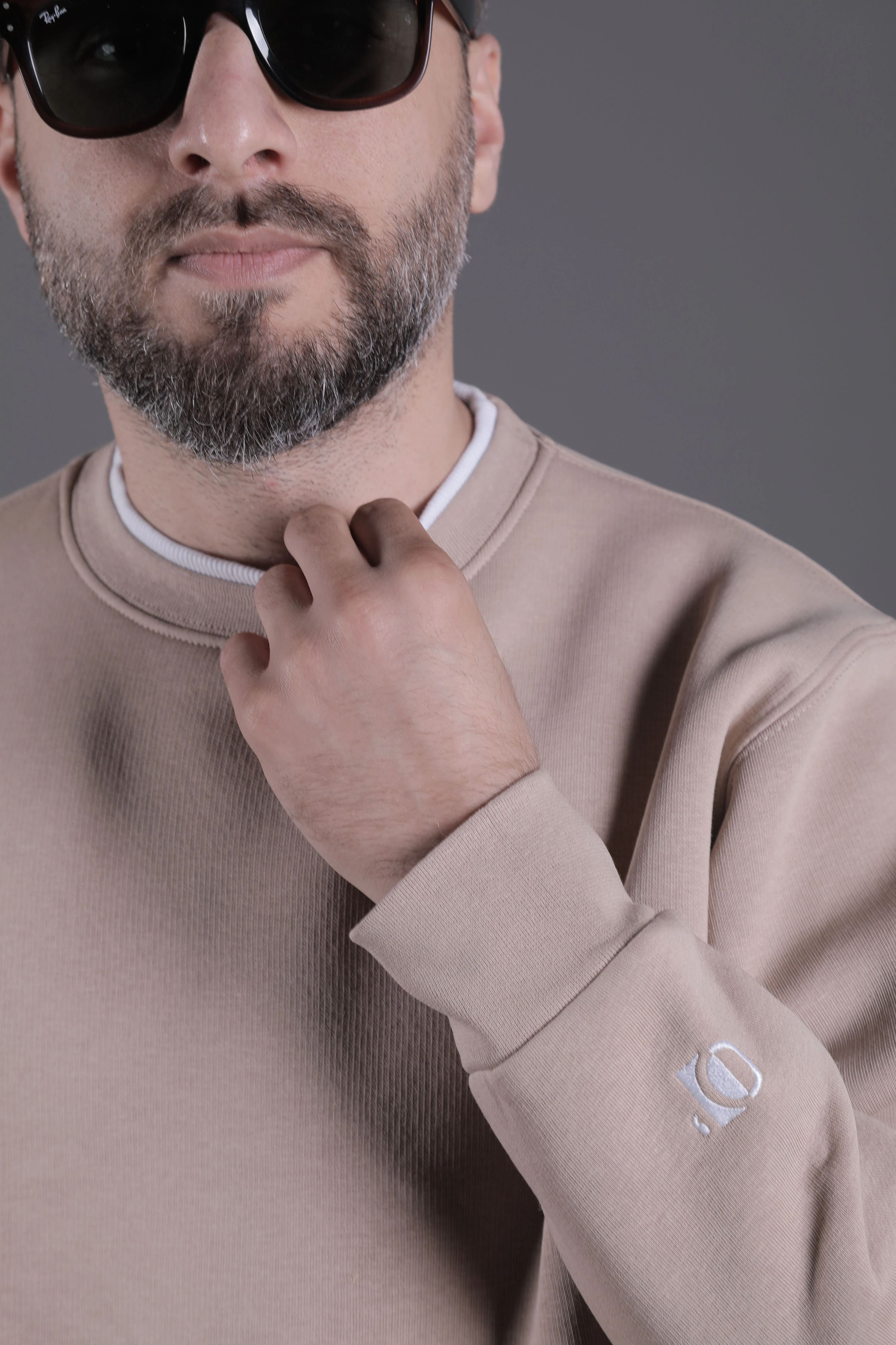 Yaka ve Etek Parçalı Nakışlı Erkek Sweatshirt - Krem