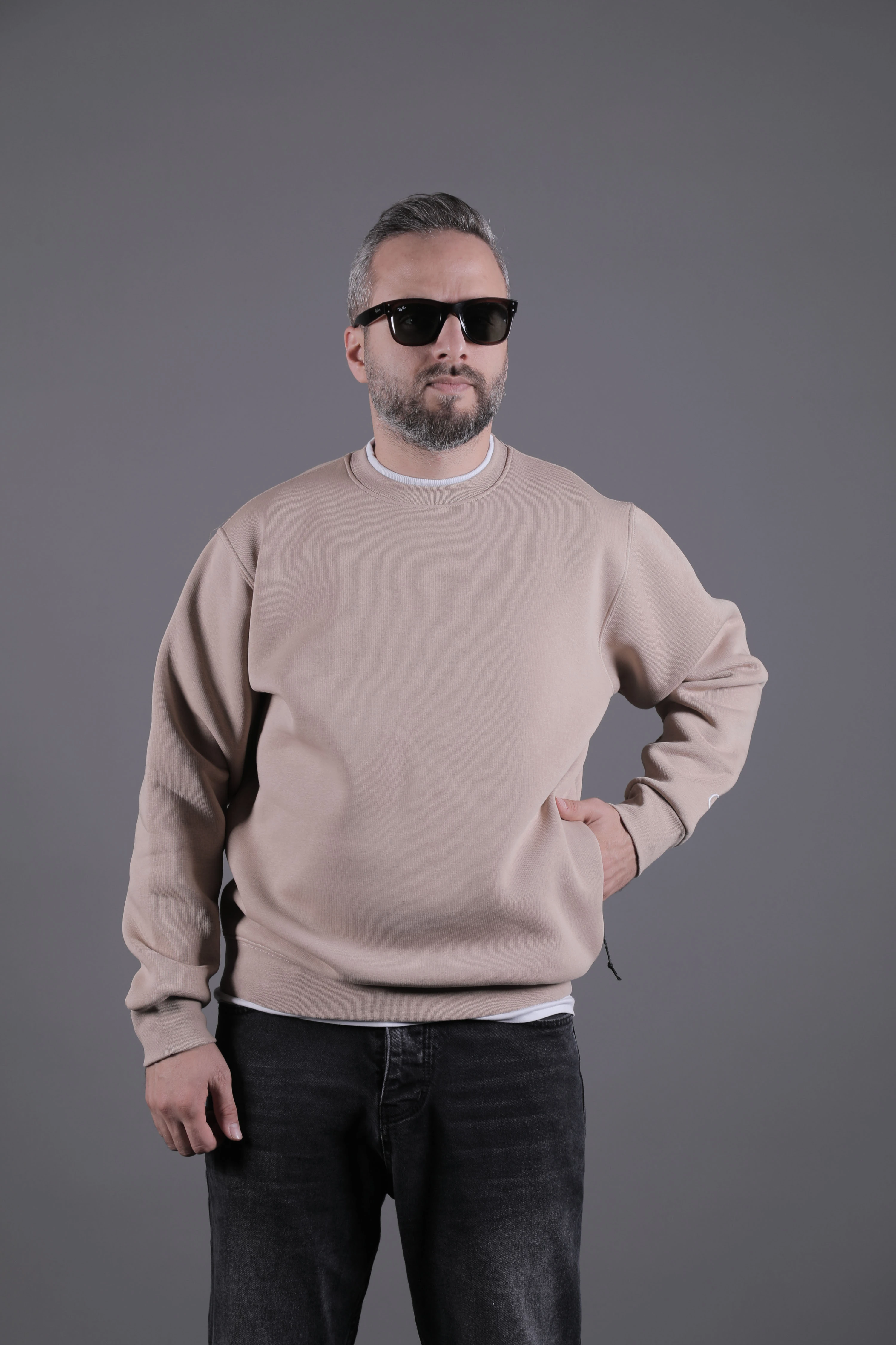 Yaka ve Etek Parçalı Nakışlı Erkek Sweatshirt - Krem