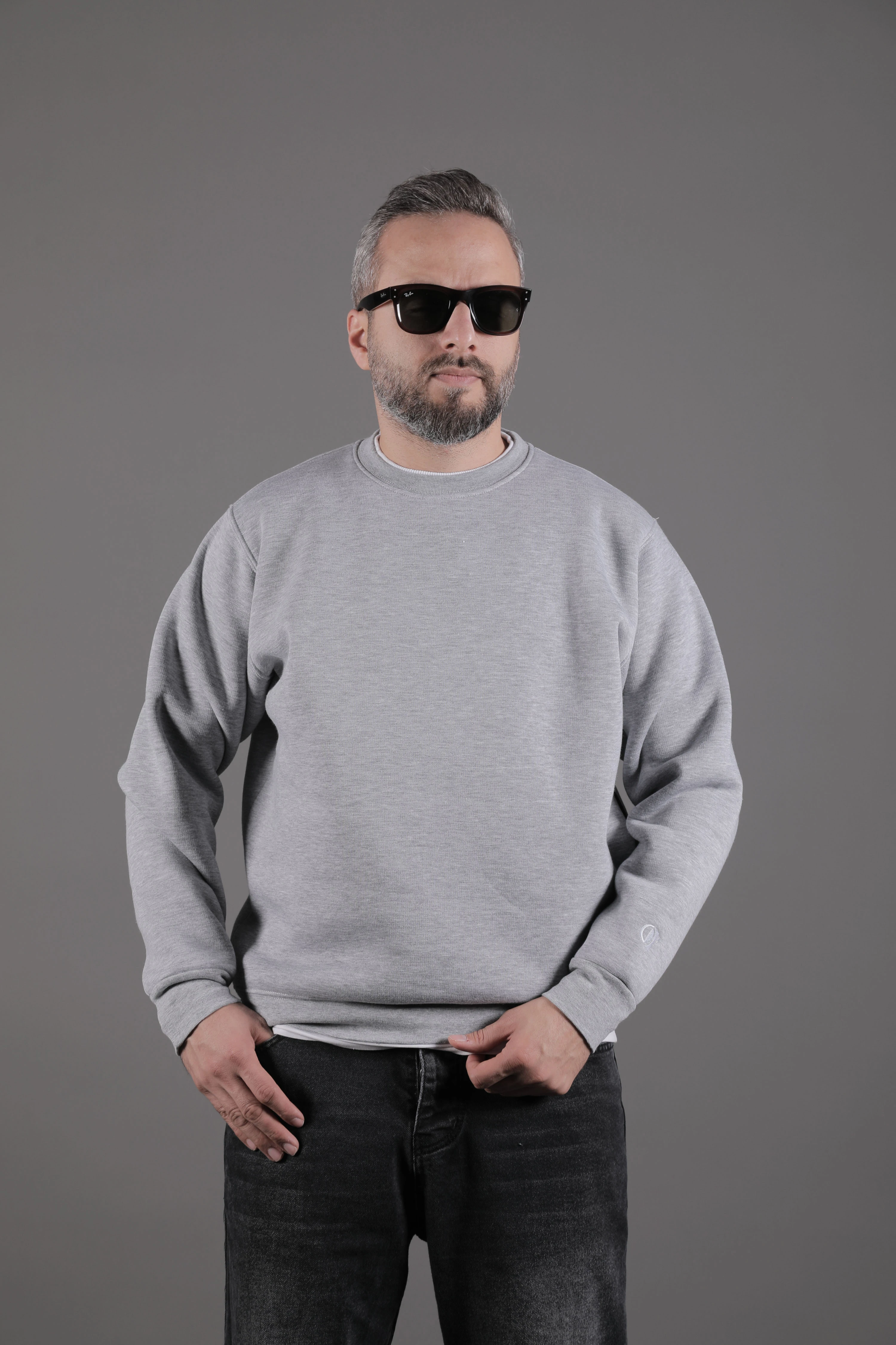 Yaka ve Etek Parçalı Nakışlı Erkek Sweatshirt - Gri