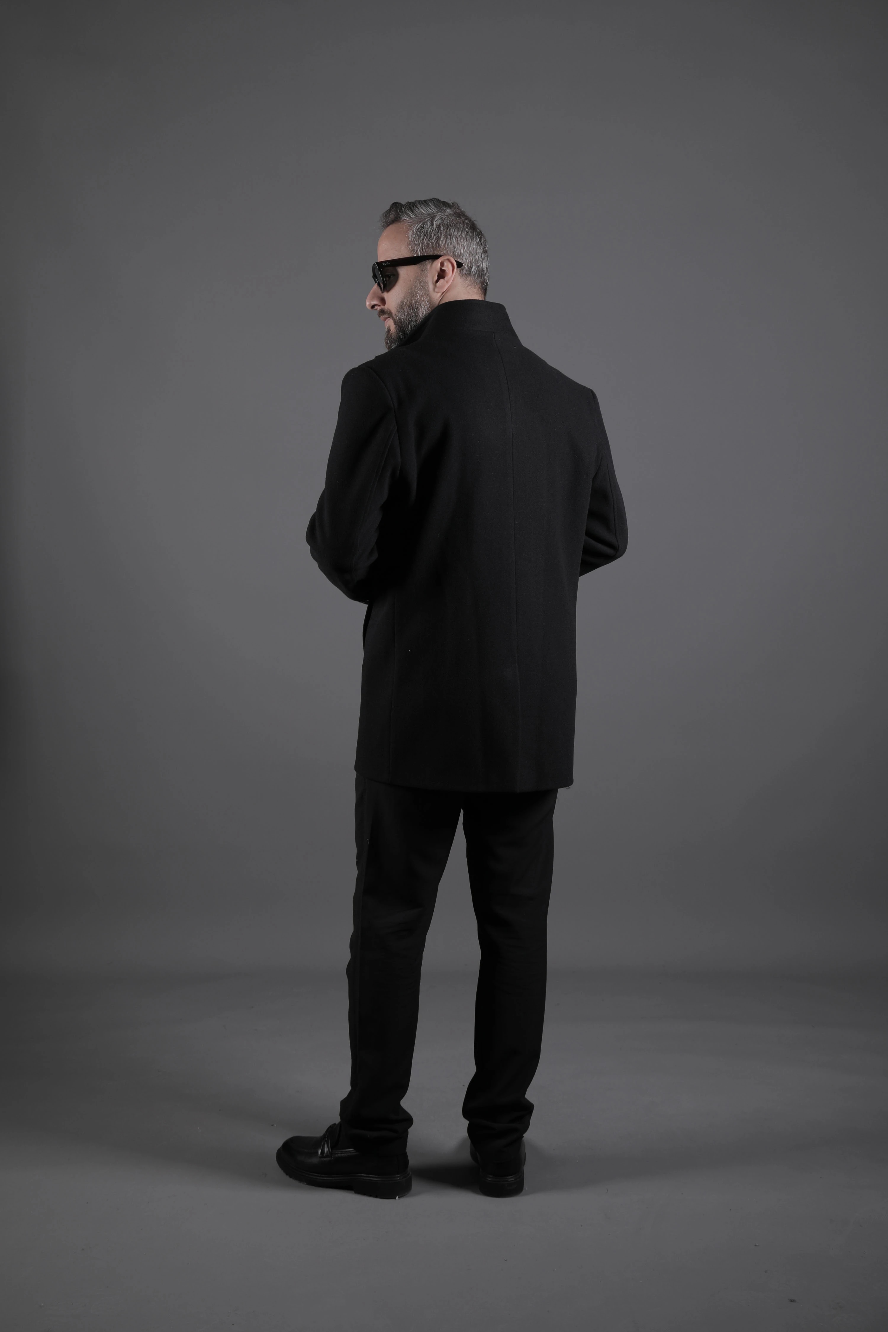 Yaka Detaylı Gizli Düğmeli Erkek Kaşe Kaban