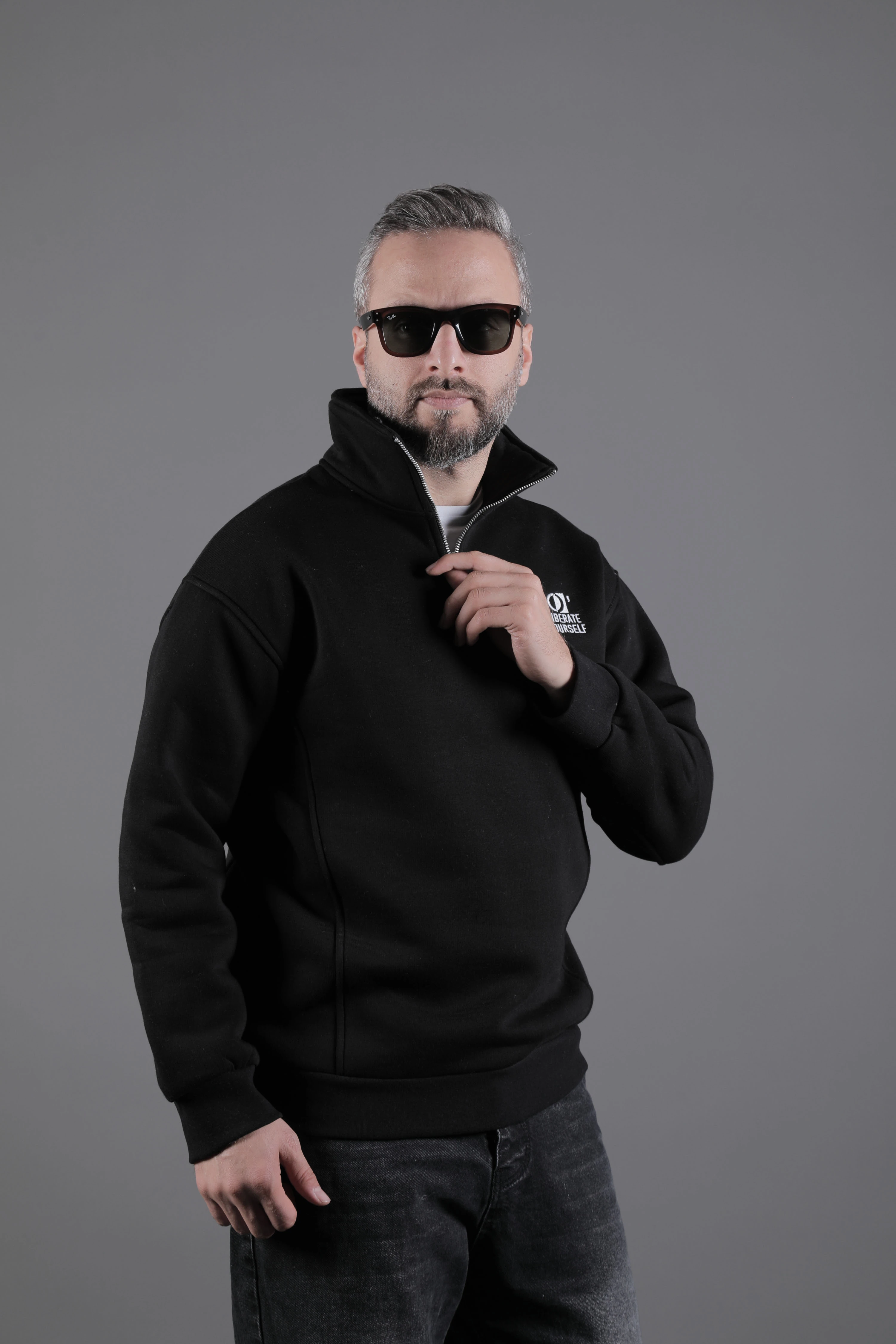 Dik Yakalı Parçalı Erkek Sweatshirt - Siyah