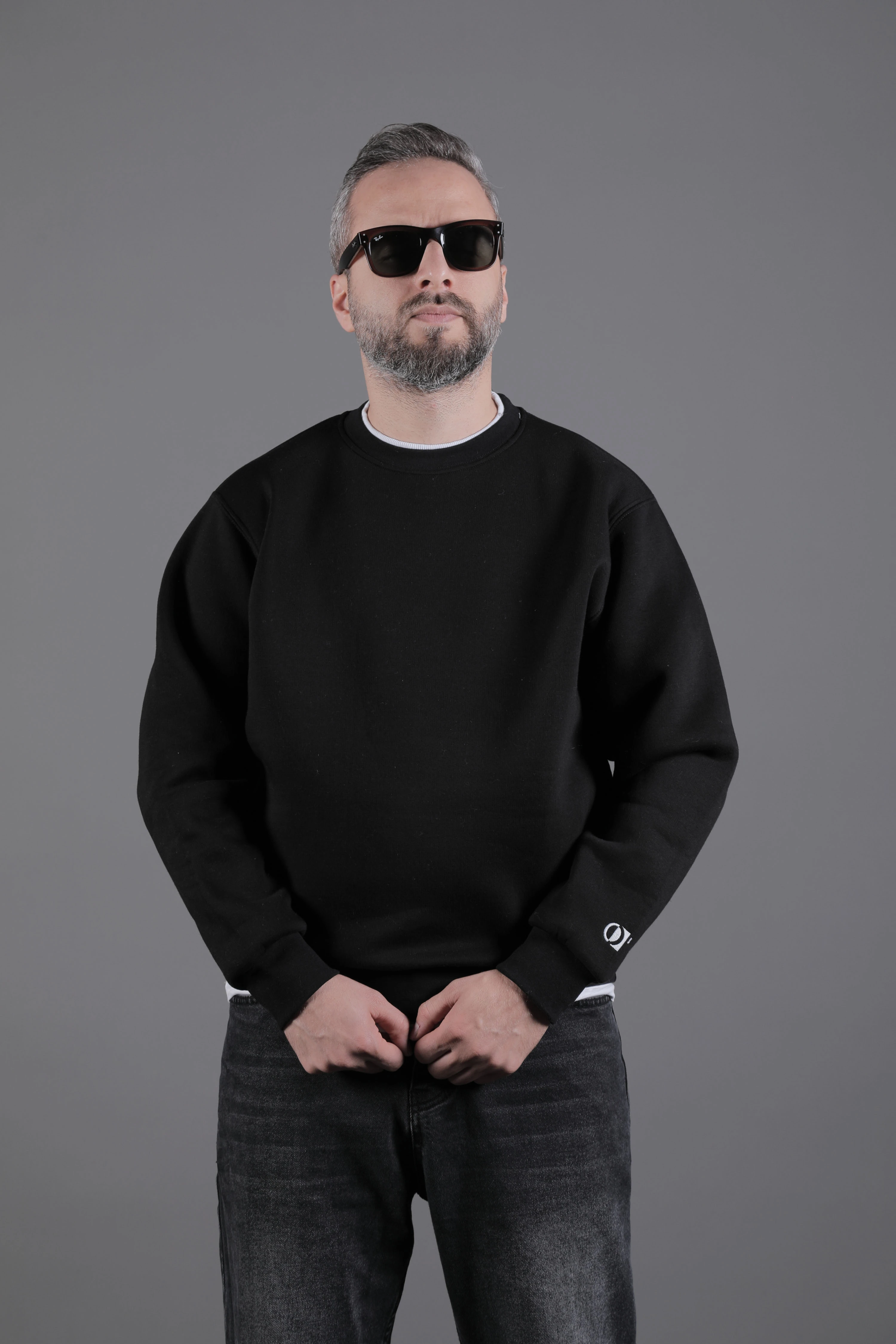 Yaka ve Etek Parçalı Nakışlı Erkek Sweatshirt - Siyah