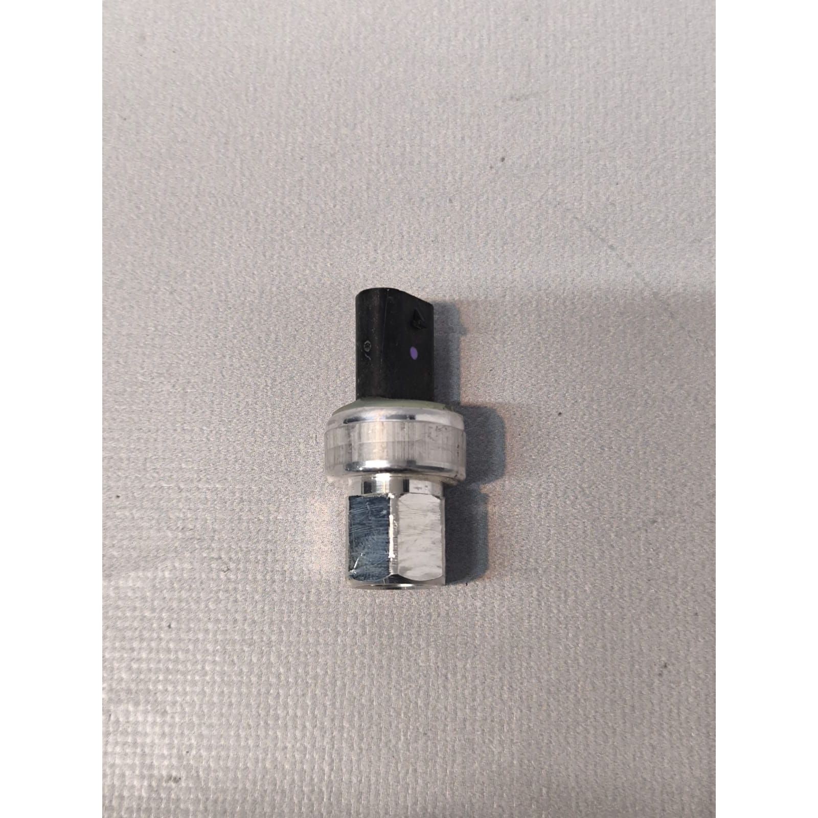 TOGG T10X KLİMA BASINÇ MÜŞÜRÜ GAZ BASINÇ SENSÖRÜ C1_B0902903310_AA