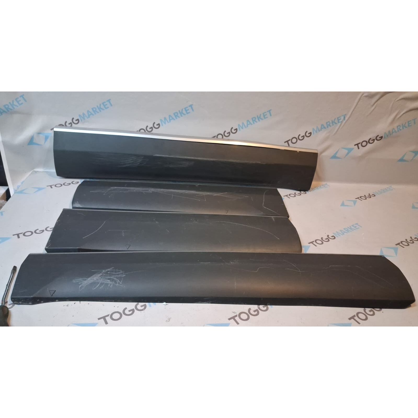 TOGG T10X Sağ Arka Kapı Bandı Çıkma