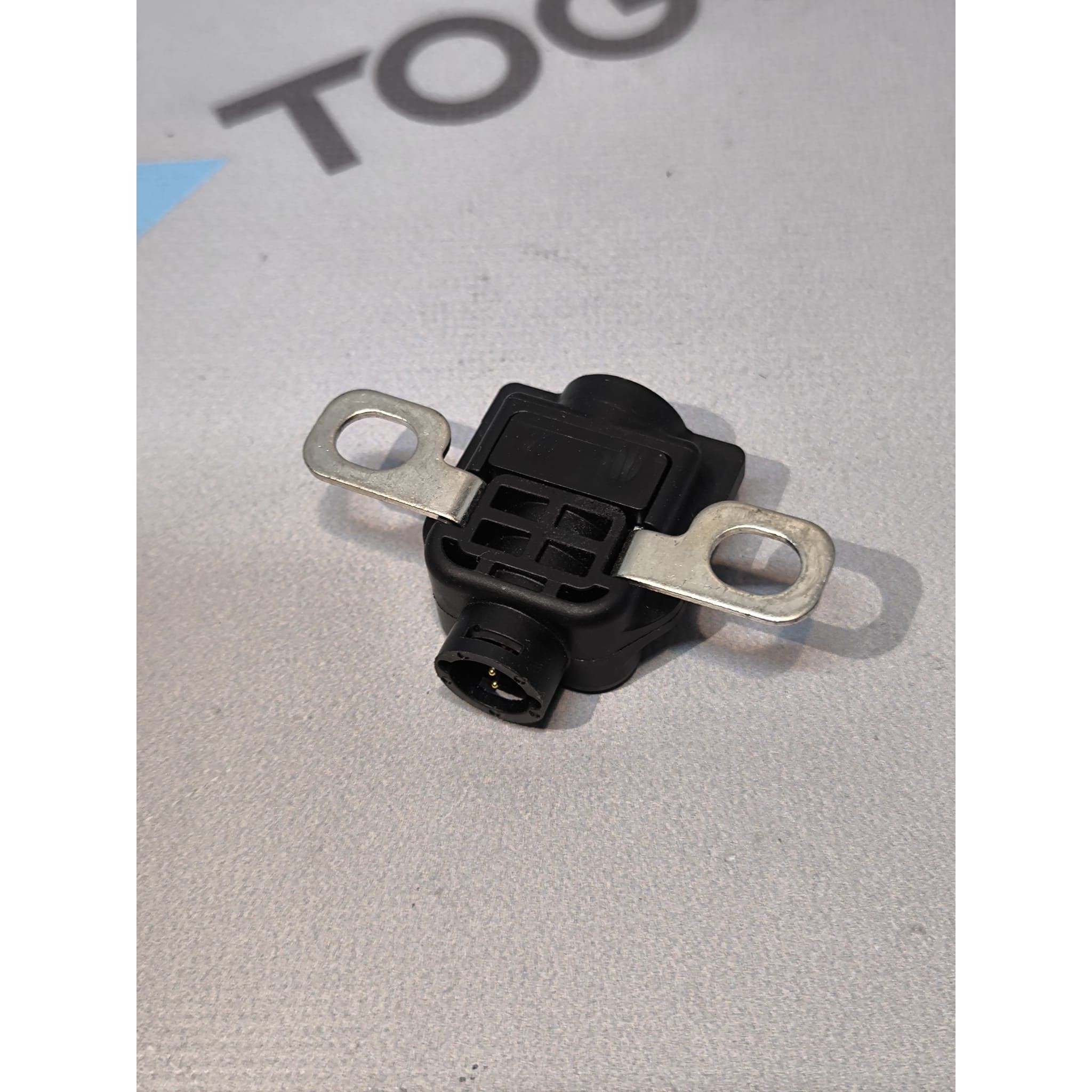 TOGG T10X 12v 200 AMPER PYROFUSE SİGORTA