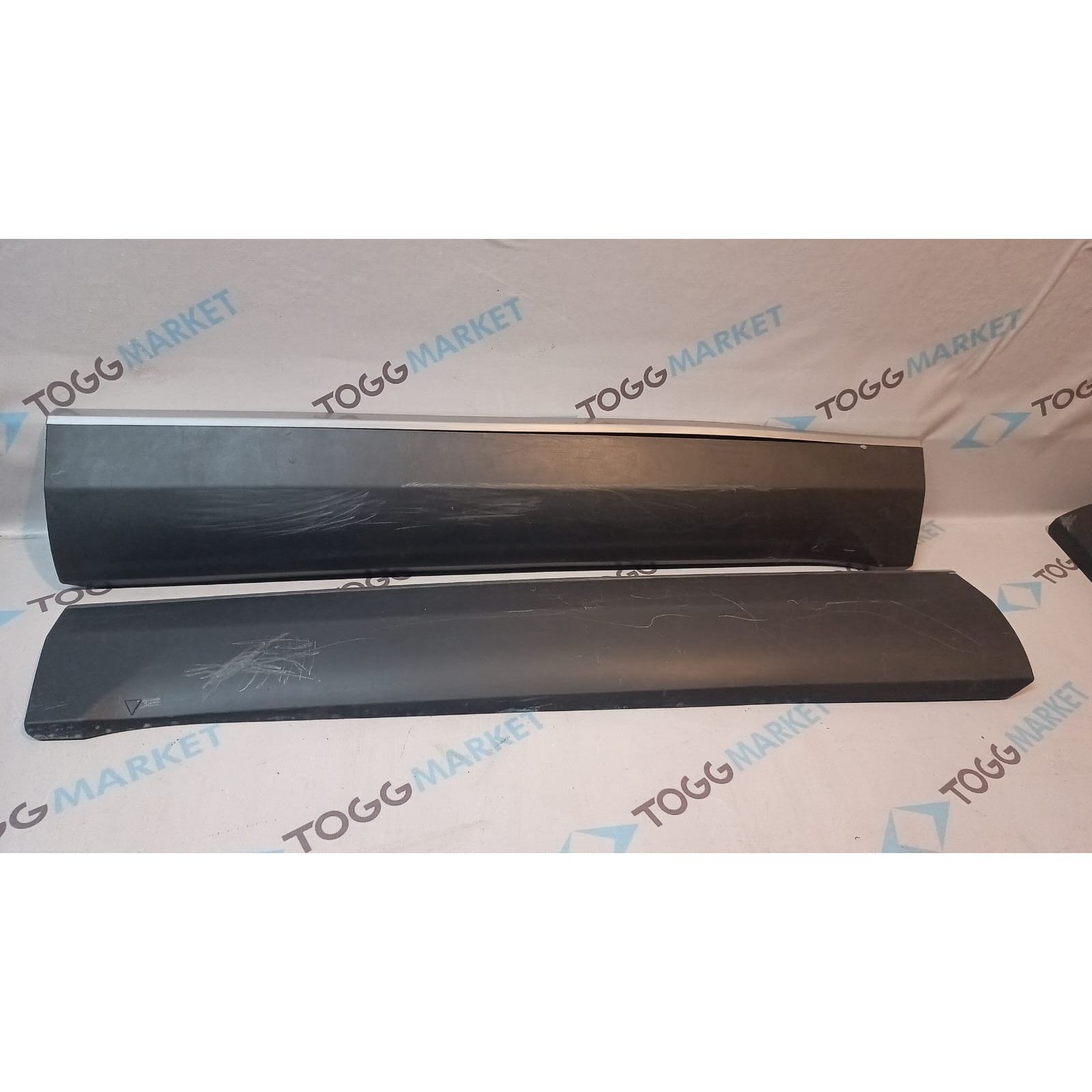 TOGG T10X Sol Ön Kapı Bandı Çıkma
