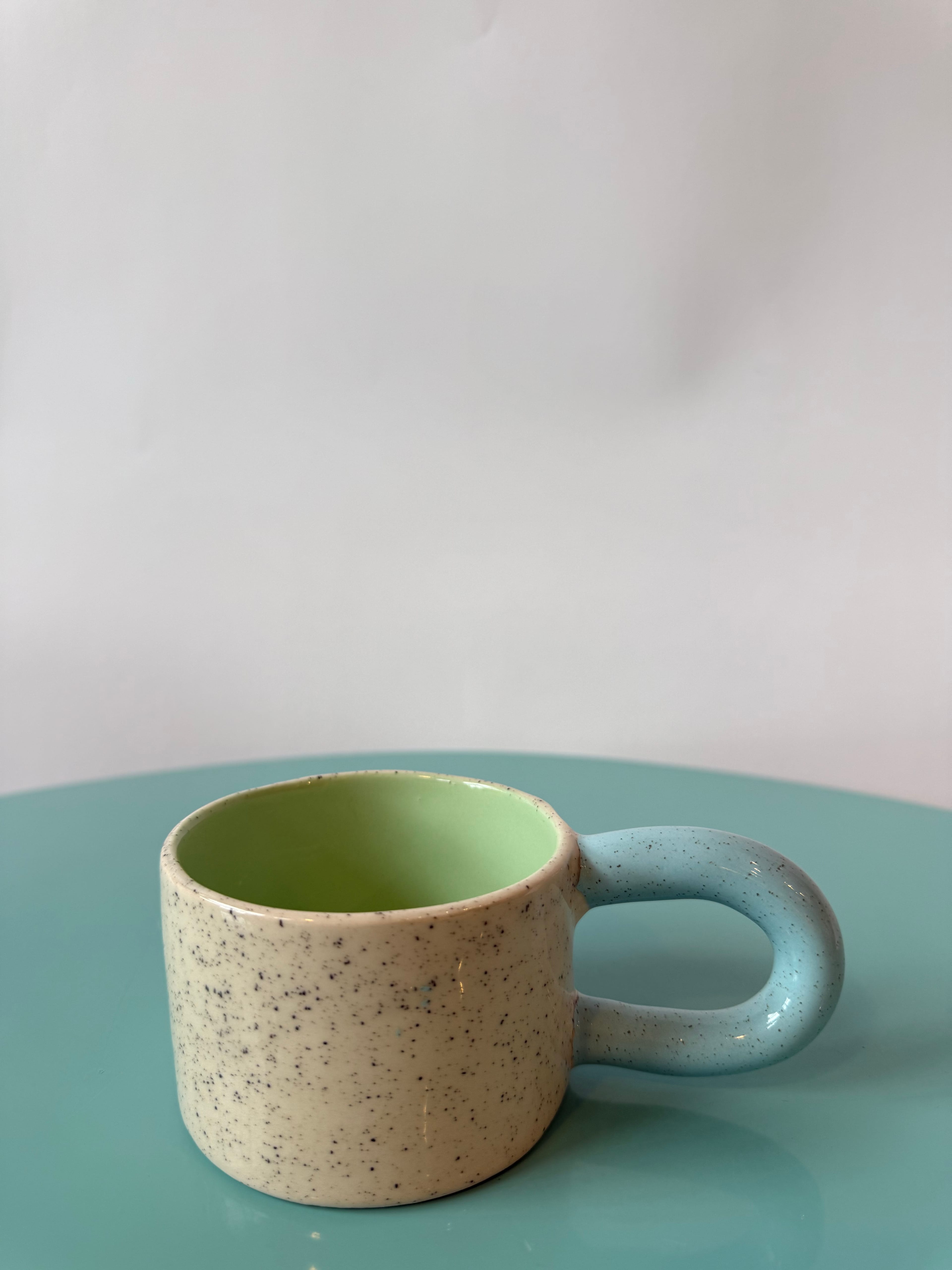 Mavi Kulplu Beyaz Meme Mug