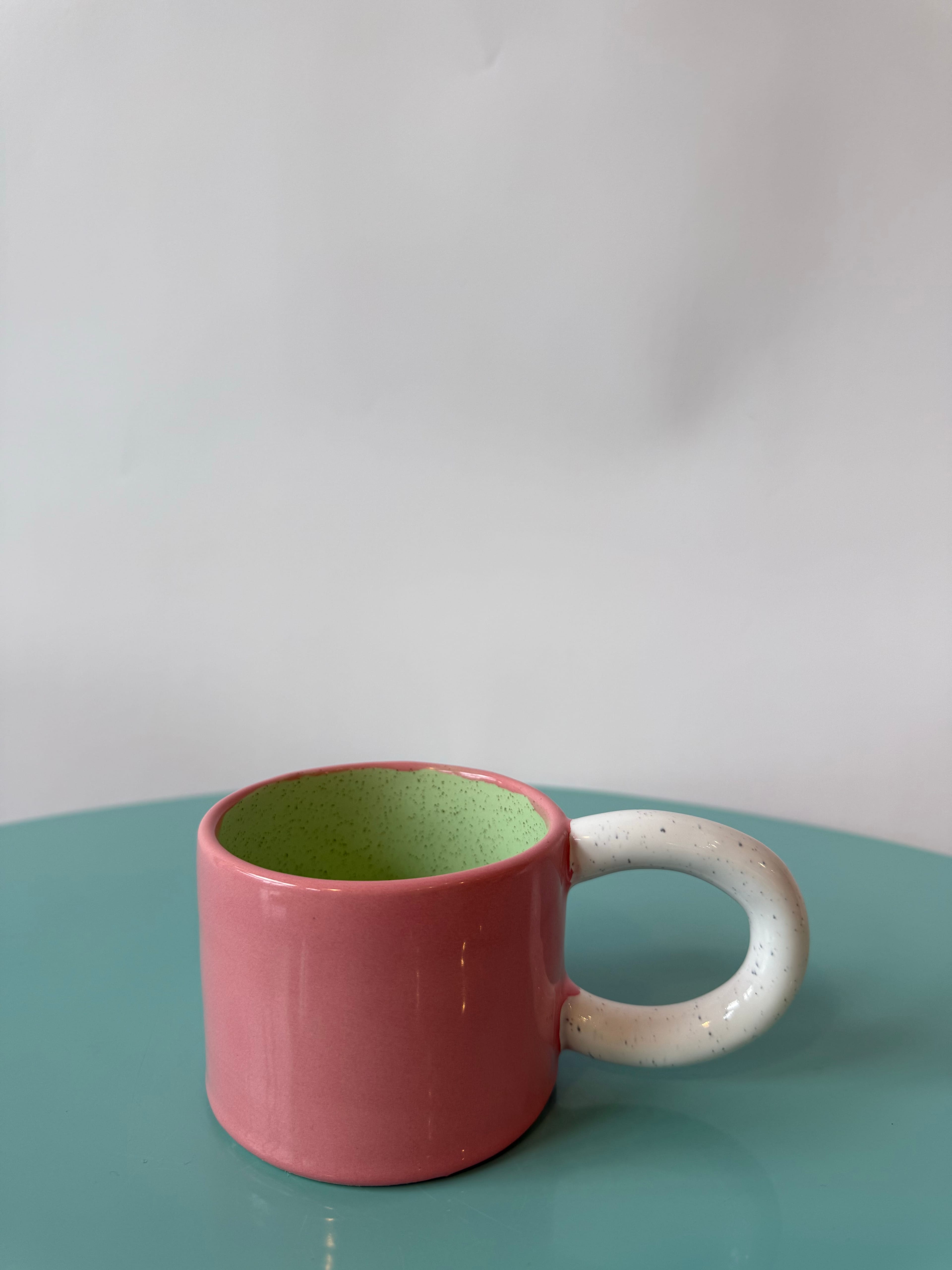 Pembe-Yeşil Meme Mug by F2 Studio