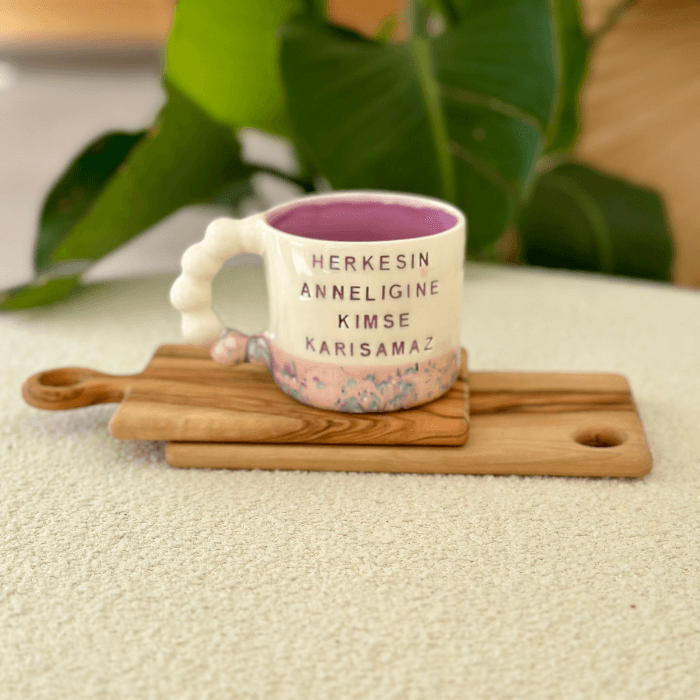 Herkesin Anneliğine Kimse Karışamaz by Paper Ceramic