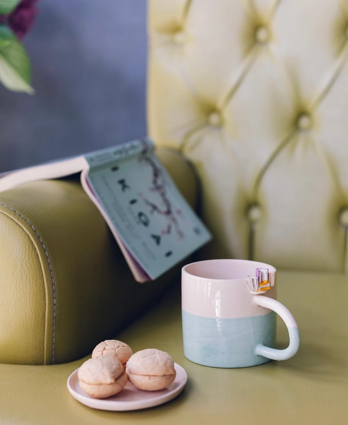 Mavi Kitap Detaylı Mug by Gri Seramik