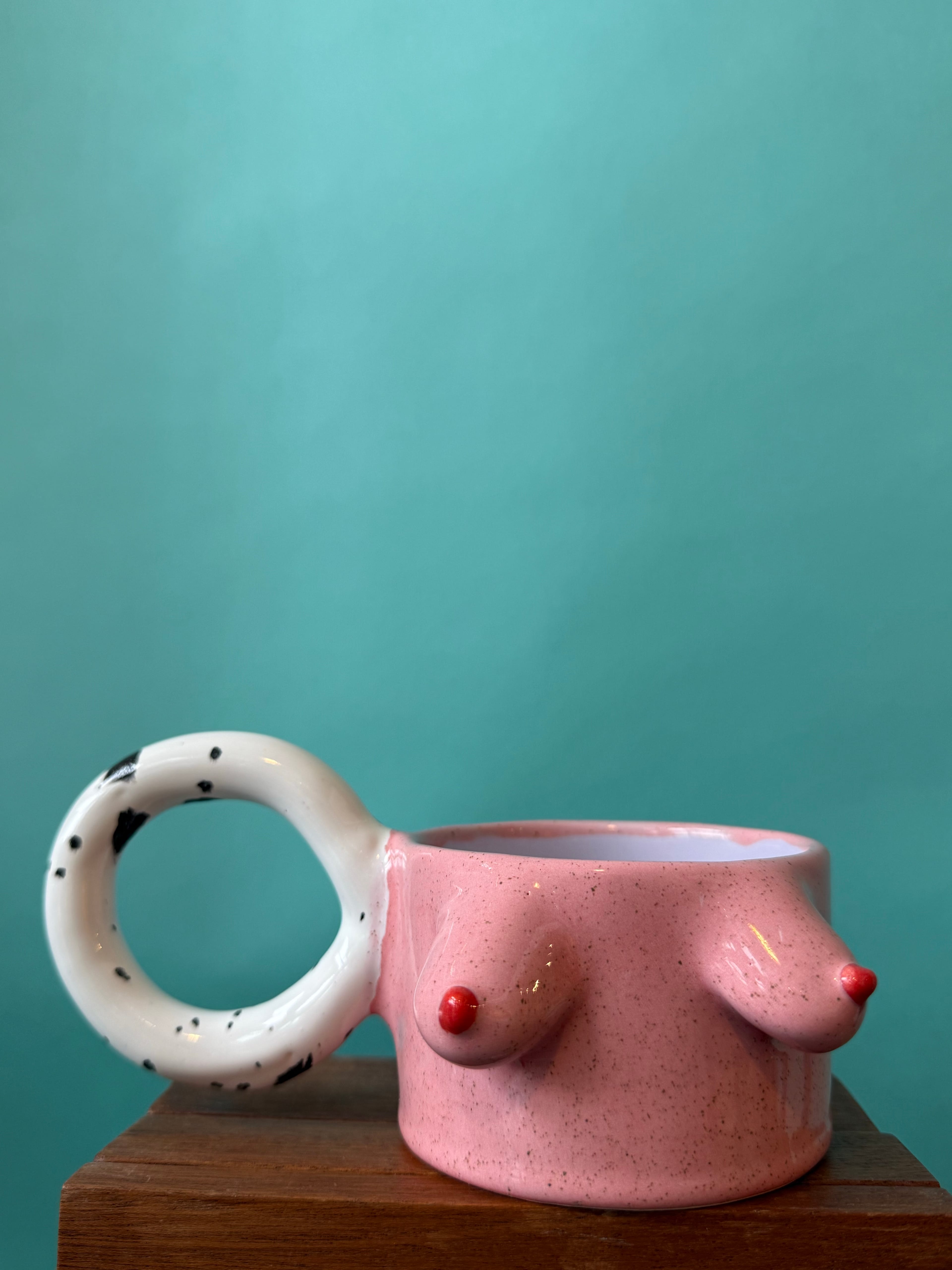 Pembe-Mor Meme Mug by F2 Studio