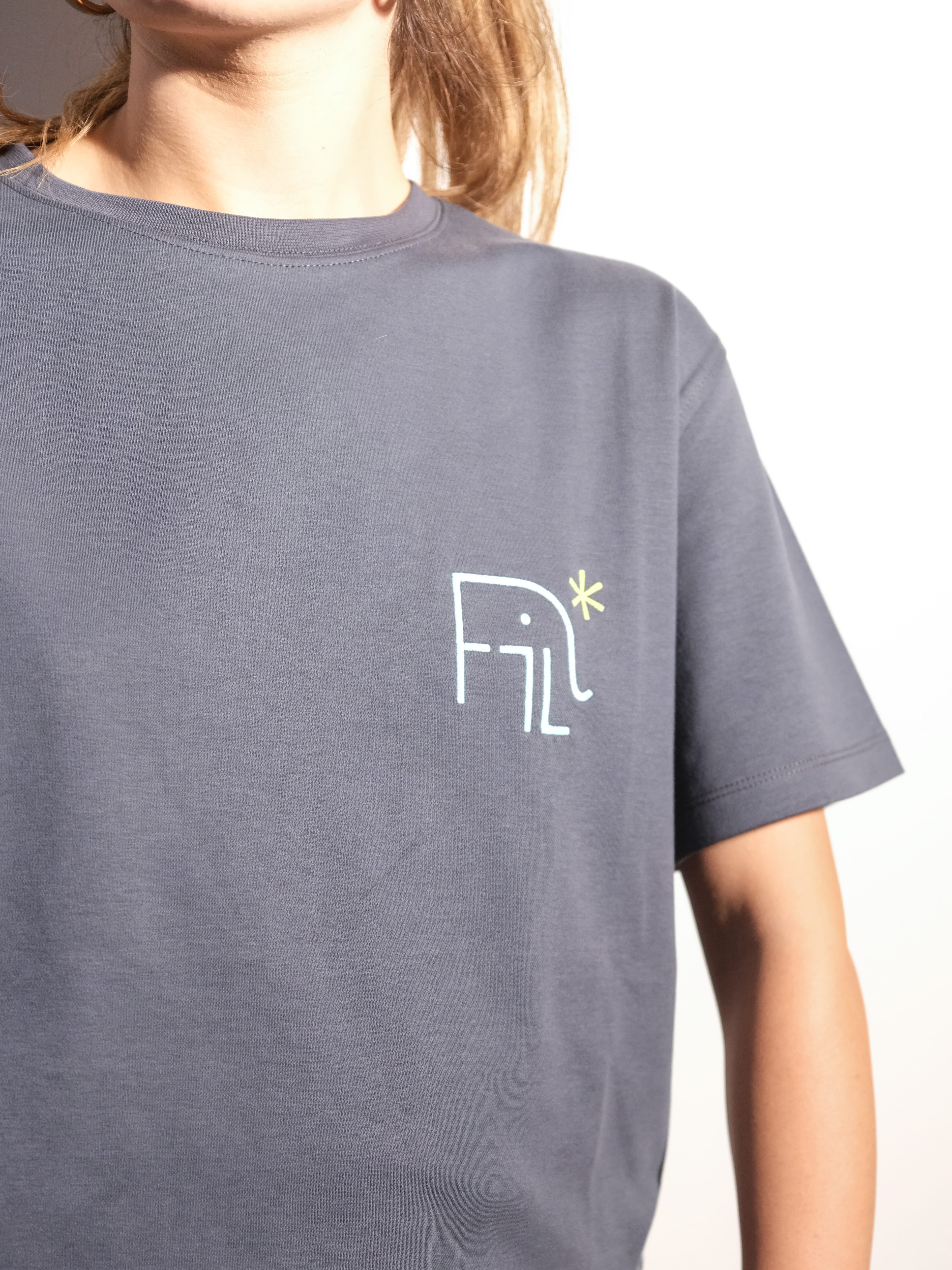 FiL x Reflect Studio Basic Premium T-Shirt - Antrasit