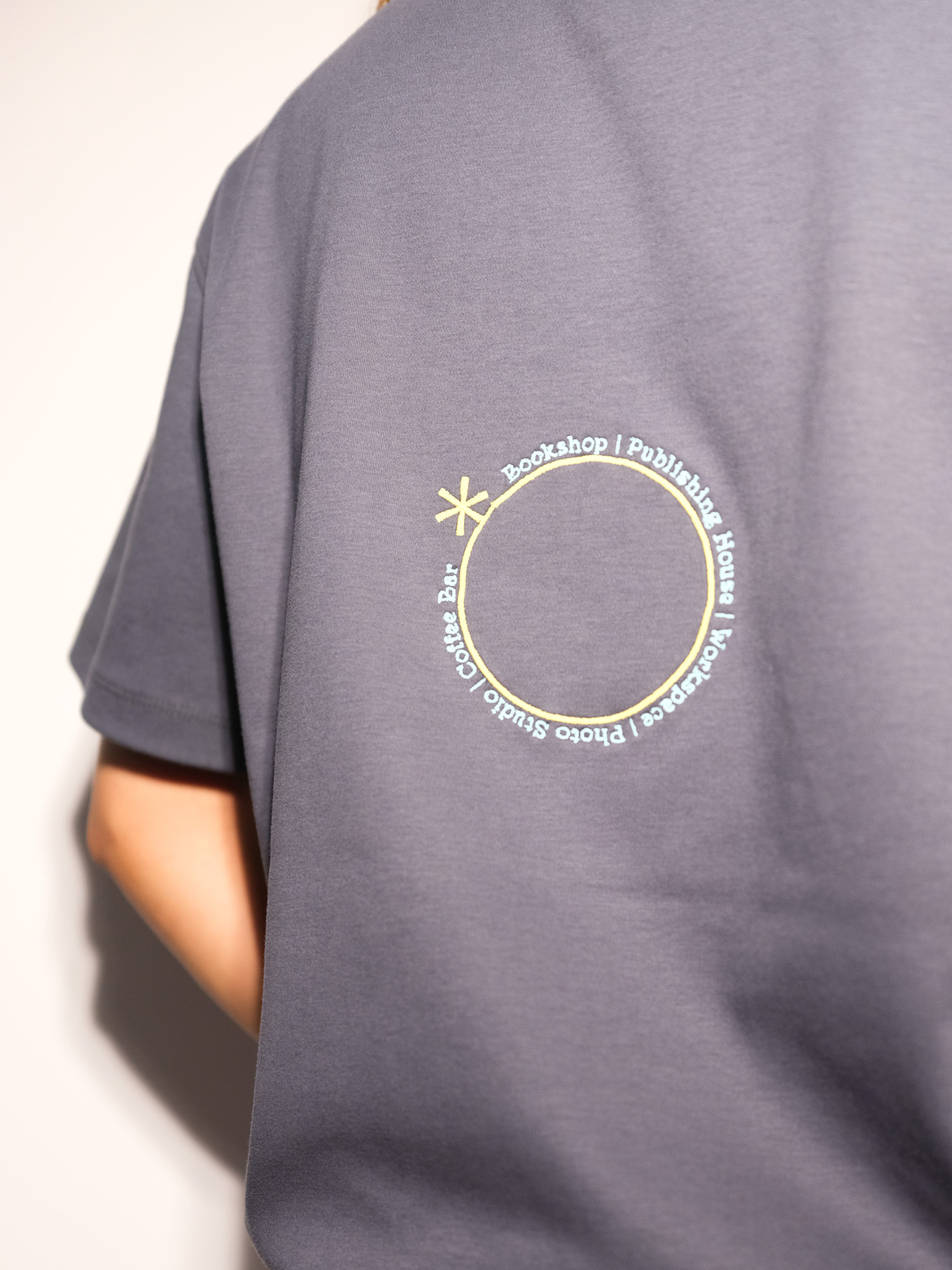 FiL x Reflect Studio Basic Premium T-Shirt - Antrasit