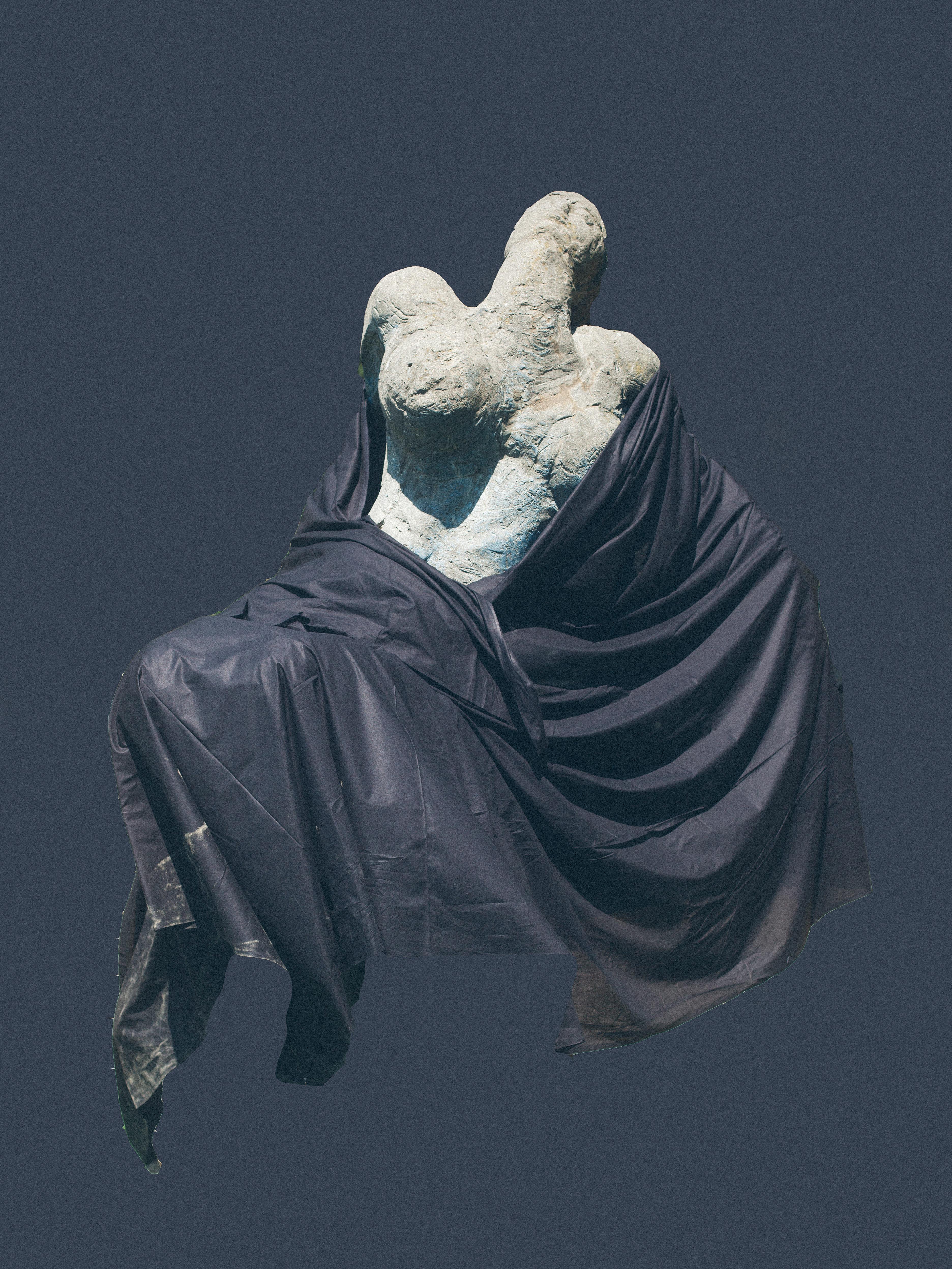 Piet[r]a by Cemre Yeşil Gönenli & Alice Caracciolo