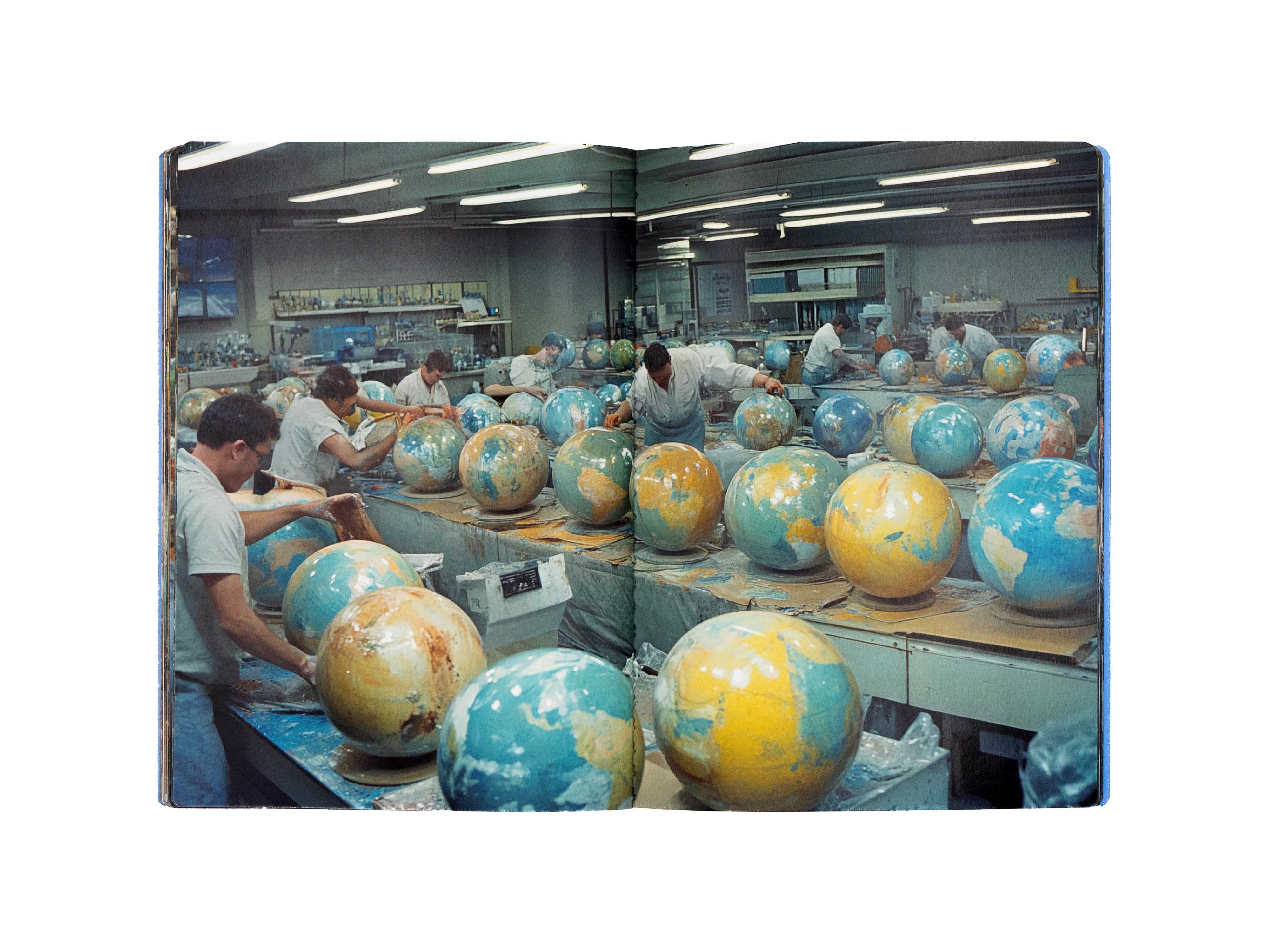Global Issues by Erik Kessels