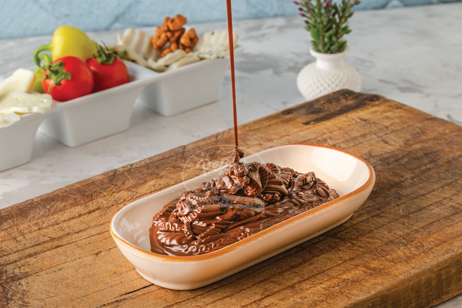 Fındık Parçacıklı Çikolata (KG)