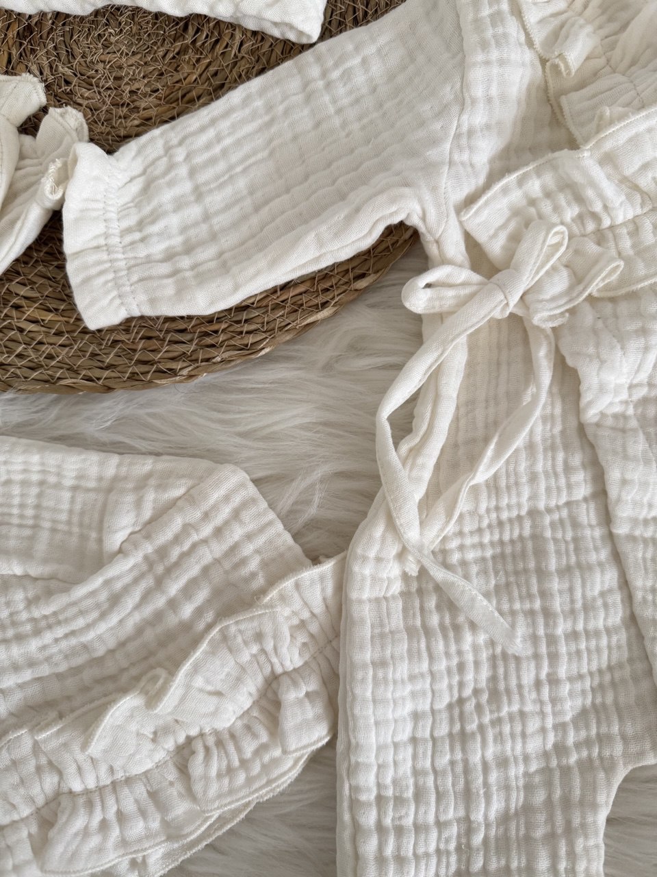 MÜSLİN BEBEK  SET(TULUM,BATTANİYE,YASTIK,ŞAPKA,ELDİVEN,YAKALIK)