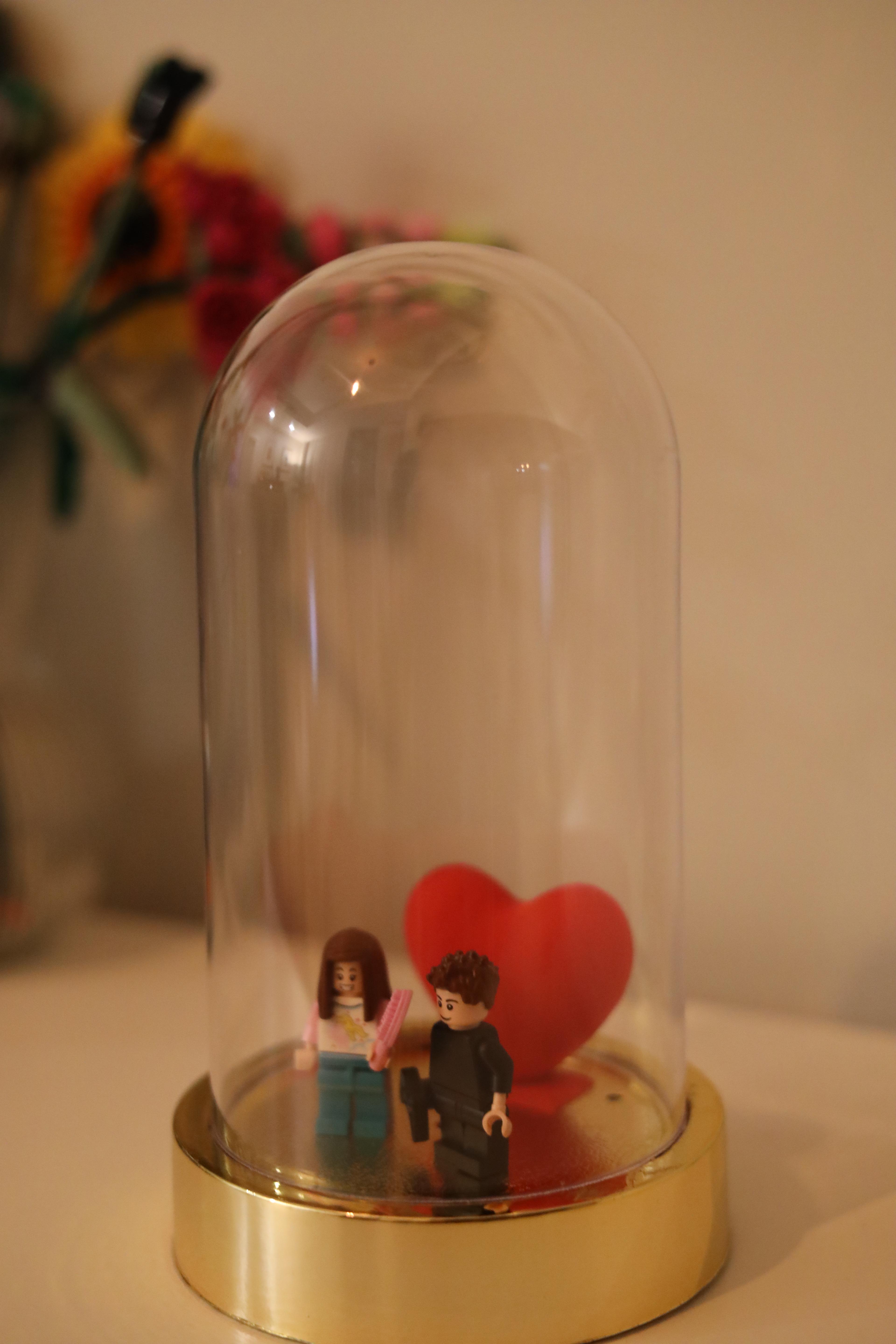 Kişiselleştirilebilir Lego Minifigür Sevgililer Günü Özel Küre 
