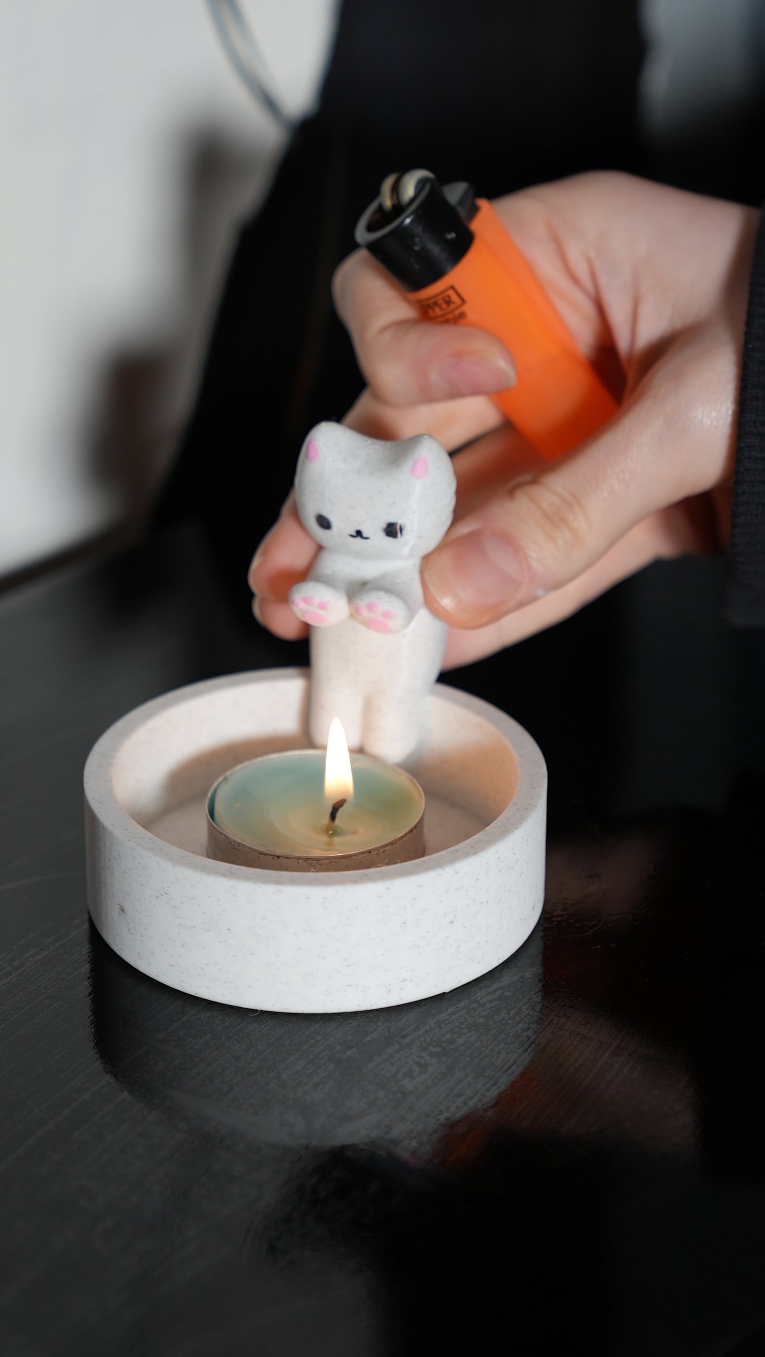 Üşüyen Kedi Mumluk