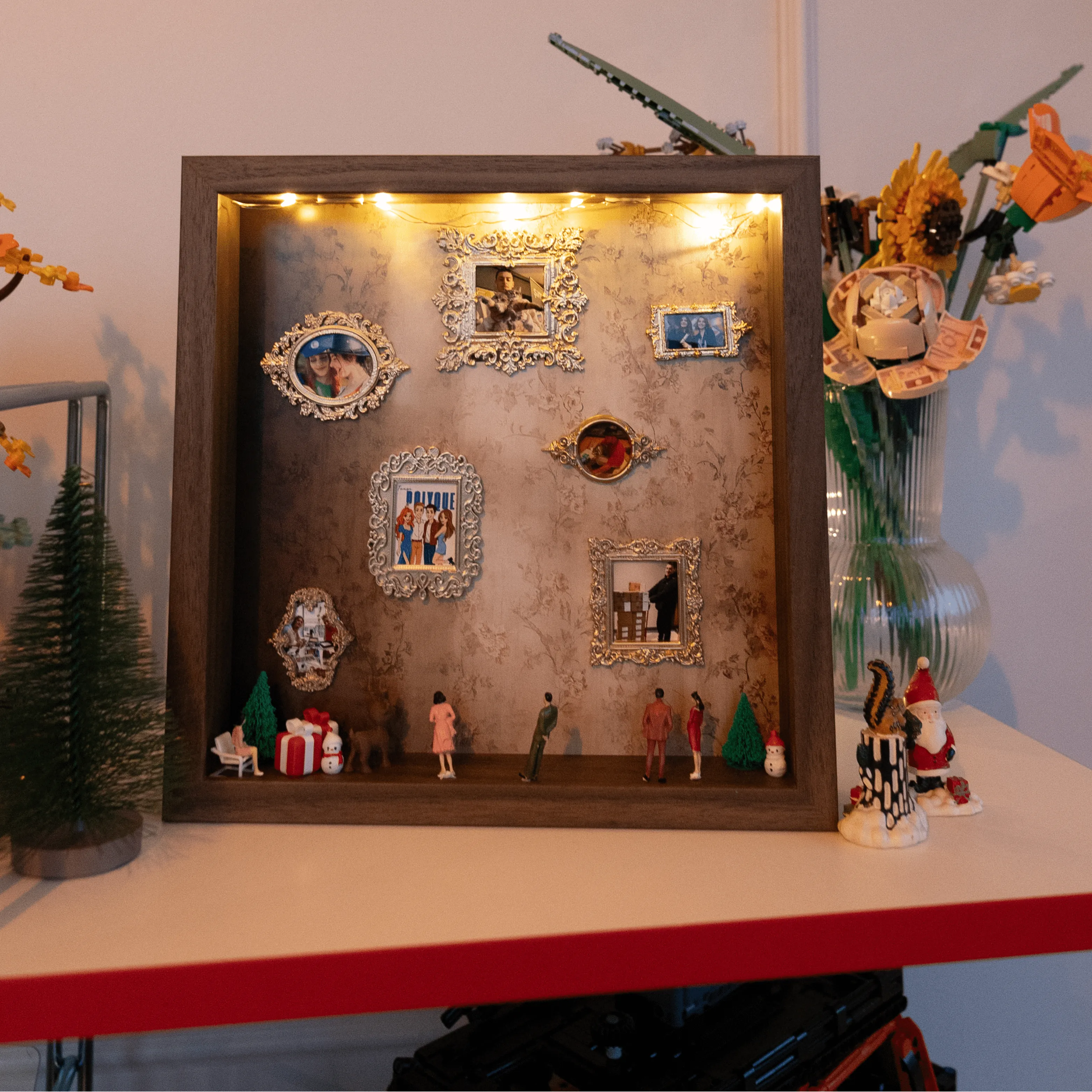 Kişiye Özel Yılbaşı Tablo (Museum of Us) Ikea Çerçeve